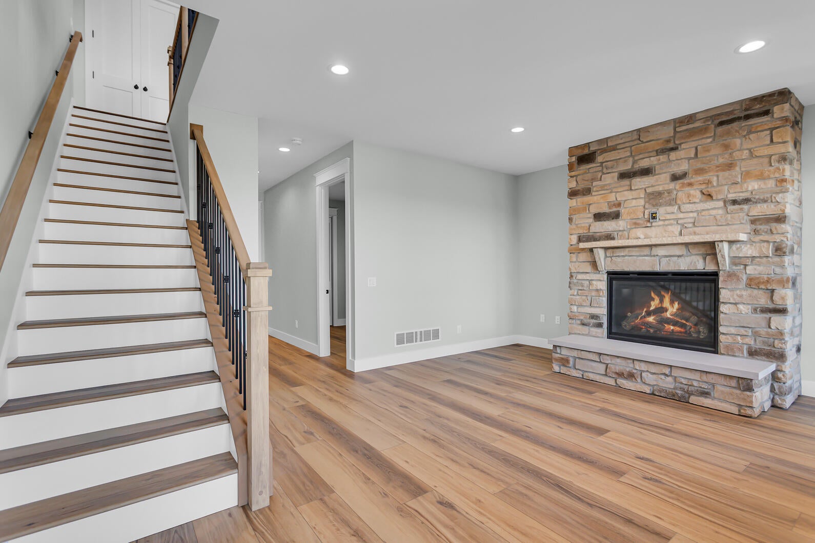 Manitou Beach, Michigan, 49253, United States, 5 Bedrooms Bedrooms, ,4 BathroomsBathrooms,Residential,Active,1989794