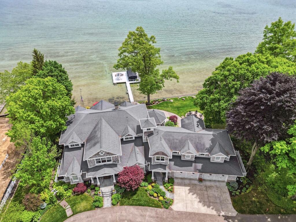 White Pigeon, Michigan, 49099, United States, 9 Bedrooms Bedrooms, ,9 BathroomsBathrooms,Residential,Active,1849554