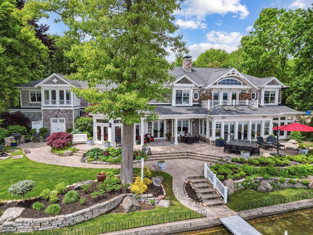 White Pigeon, Michigan, 49099, United States, 9 Bedrooms Bedrooms, ,9 BathroomsBathrooms,Residential,Active,1849554