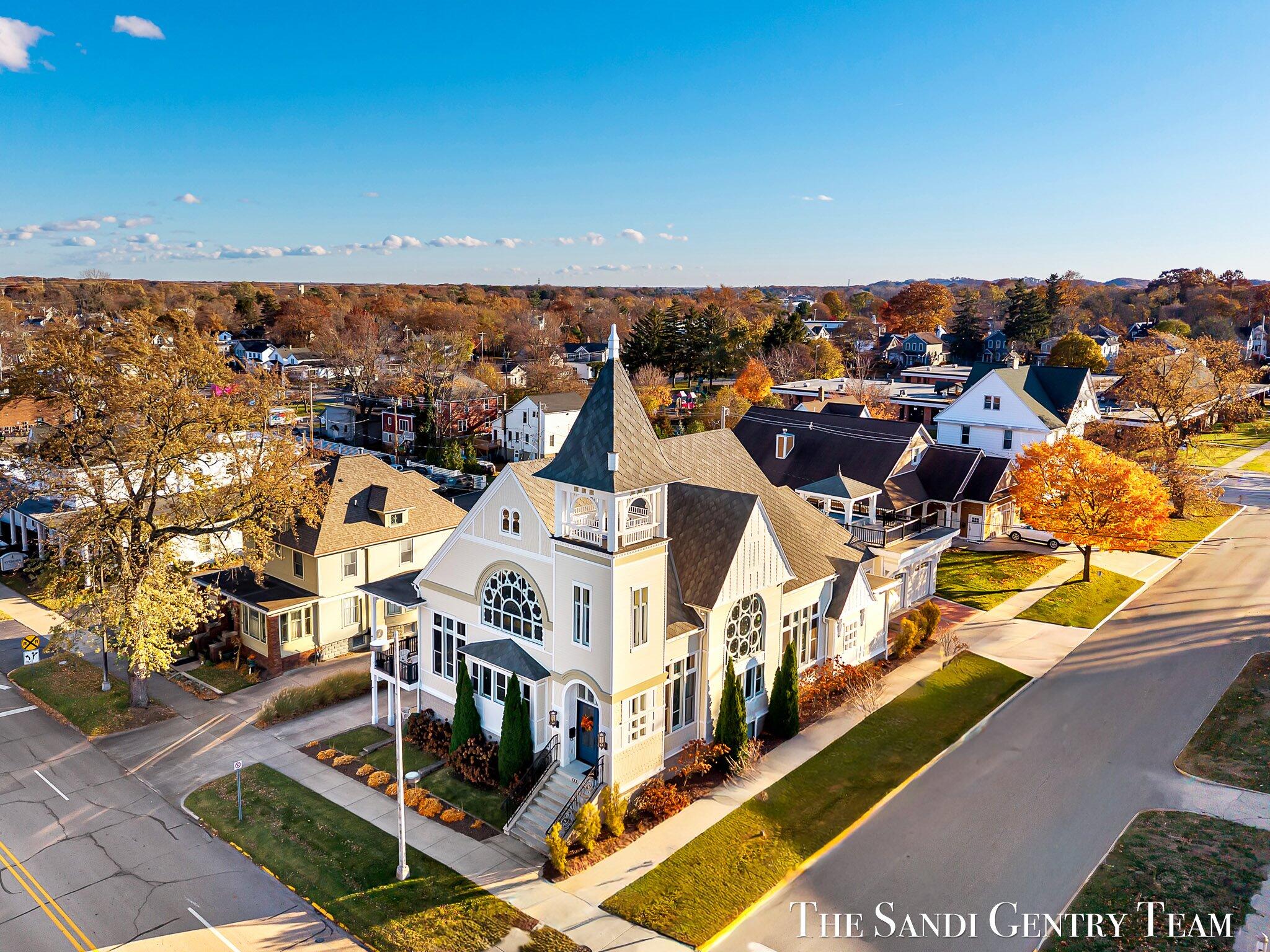 Grand Haven, Michigan, 49417, United States, 3 Bedrooms Bedrooms, ,6 BathroomsBathrooms,Residential,Active,1972168
