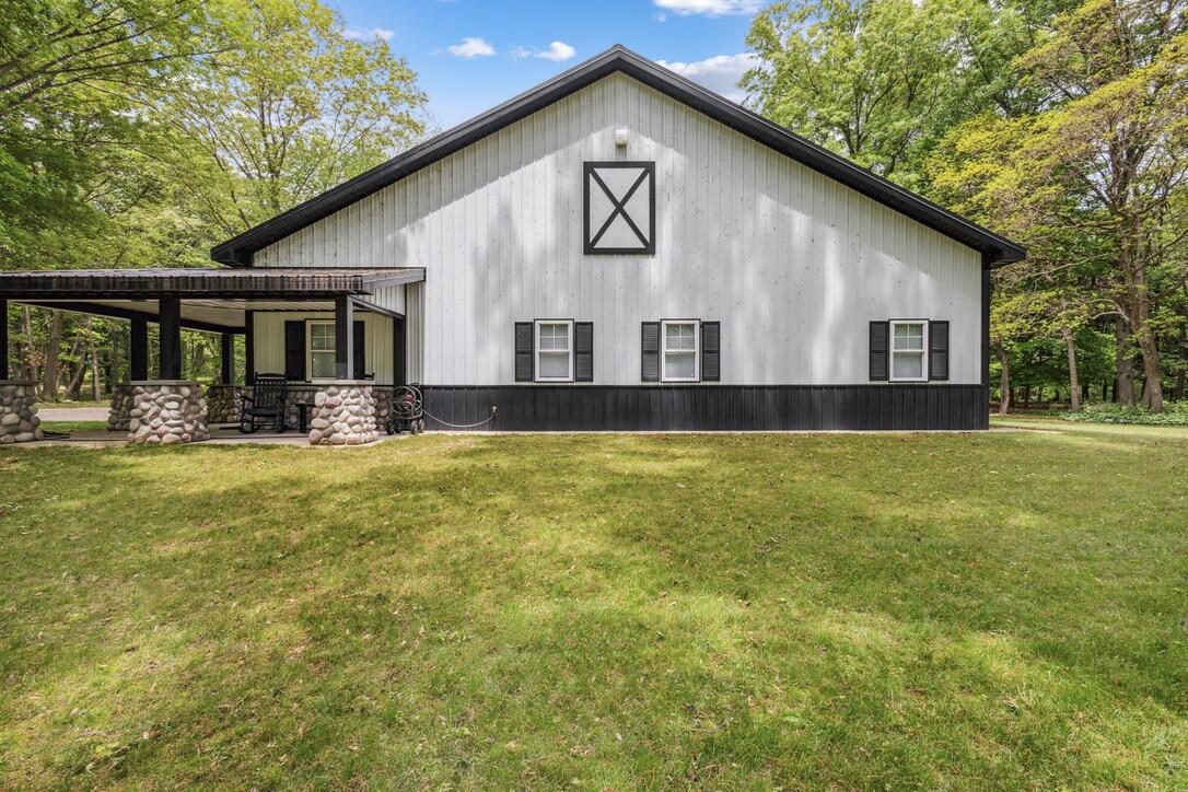 White Pigeon, Michigan, 49099, United States, 9 Bedrooms Bedrooms, ,9 BathroomsBathrooms,Residential,Active,1849554