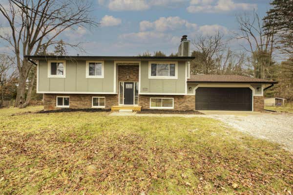 8739 COYLE DR, PINCKNEY, MI 48169 - Image 1