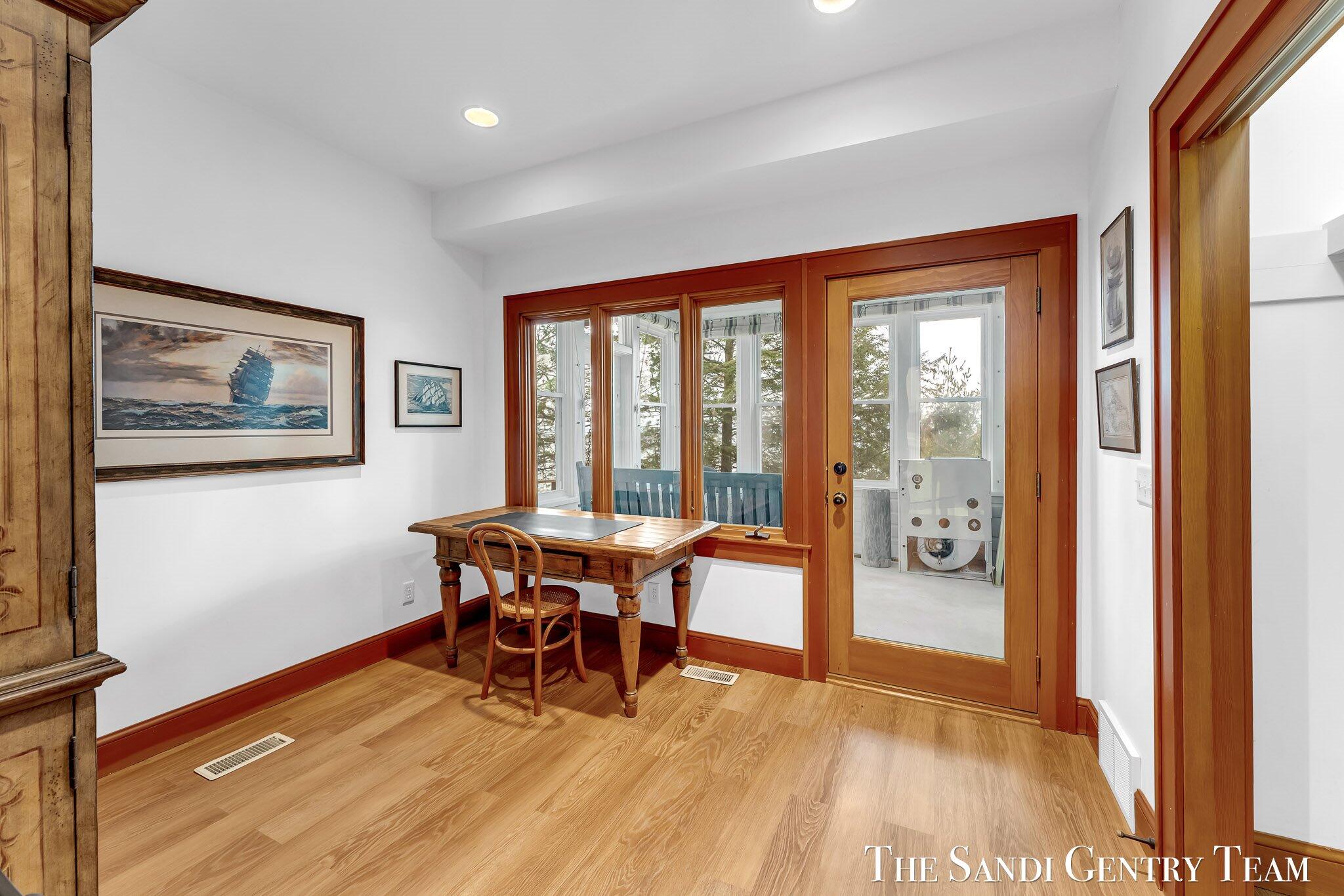 Grand Haven, Michigan, 49417, United States, ,4 BathroomsBathrooms,Residential,Active,1761642