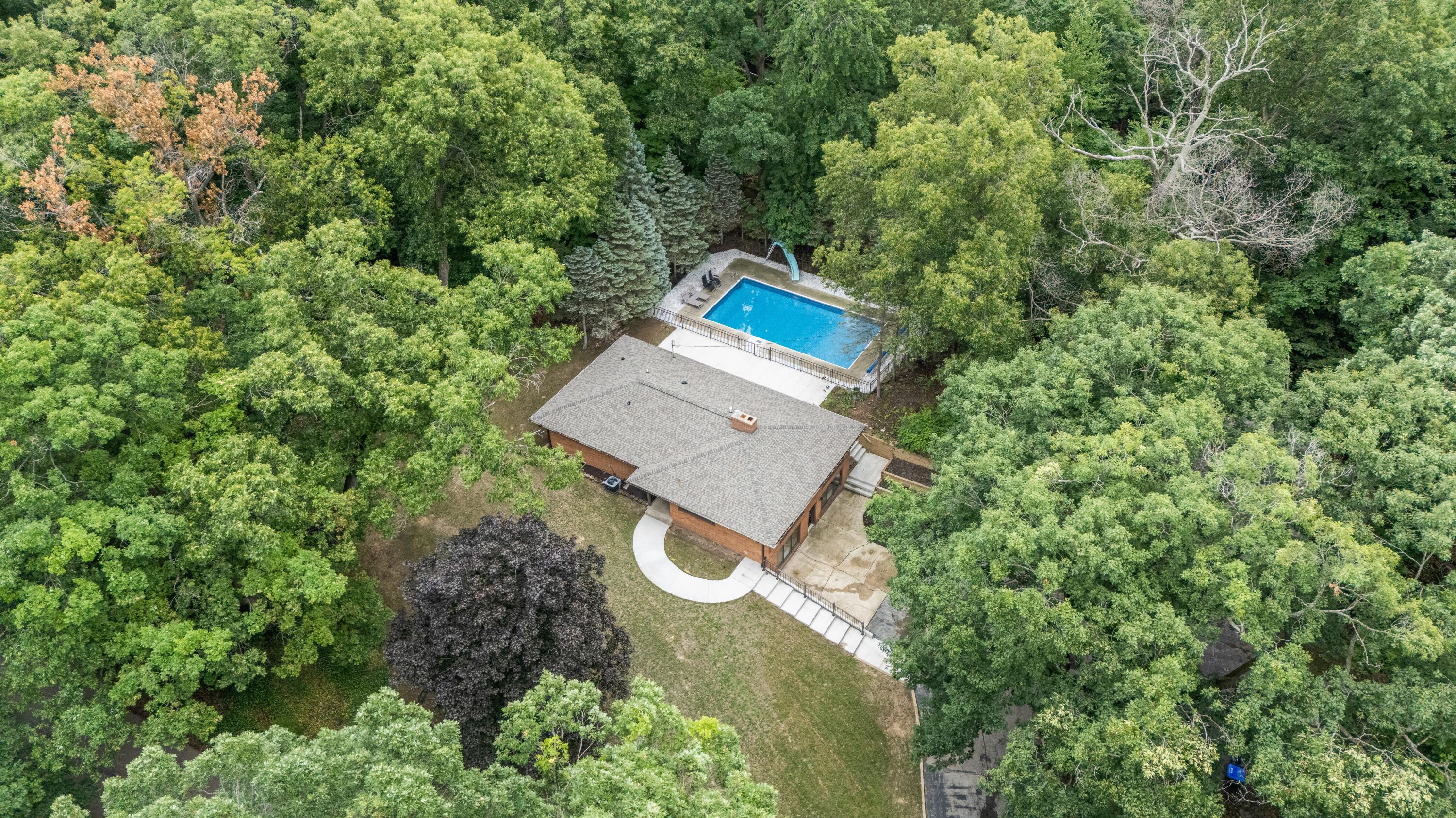 Bridgman, Michigan, 49106, United States, 5 Bedrooms Bedrooms, ,3 BathroomsBathrooms,Residential,Active,1922345