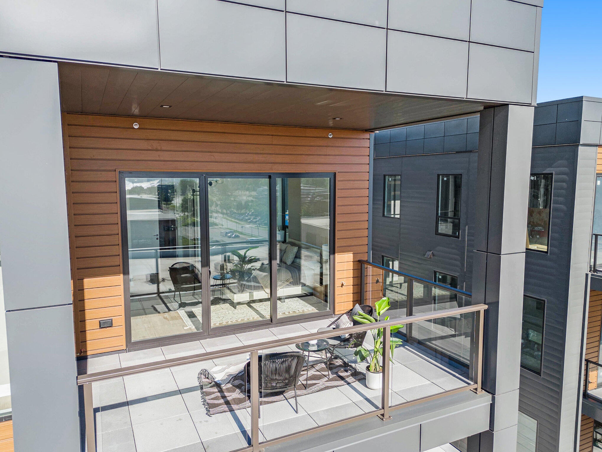 Holland, Michigan, 49423, United States, 2 Bedrooms Bedrooms, ,2 BathroomsBathrooms,Residential,Active,1953402