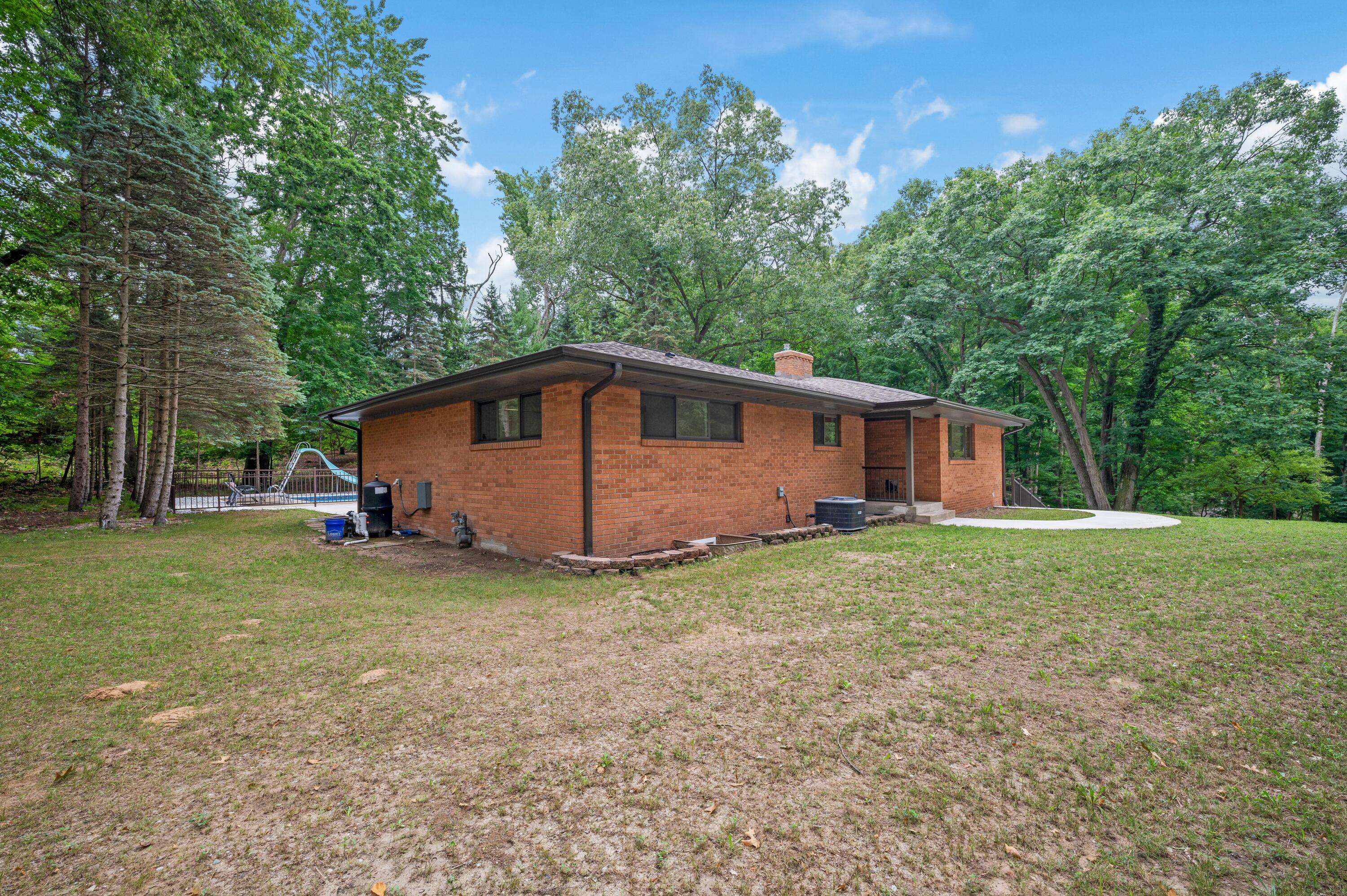 Bridgman, Michigan, 49106, United States, 5 Bedrooms Bedrooms, ,3 BathroomsBathrooms,Residential,Active,1922345