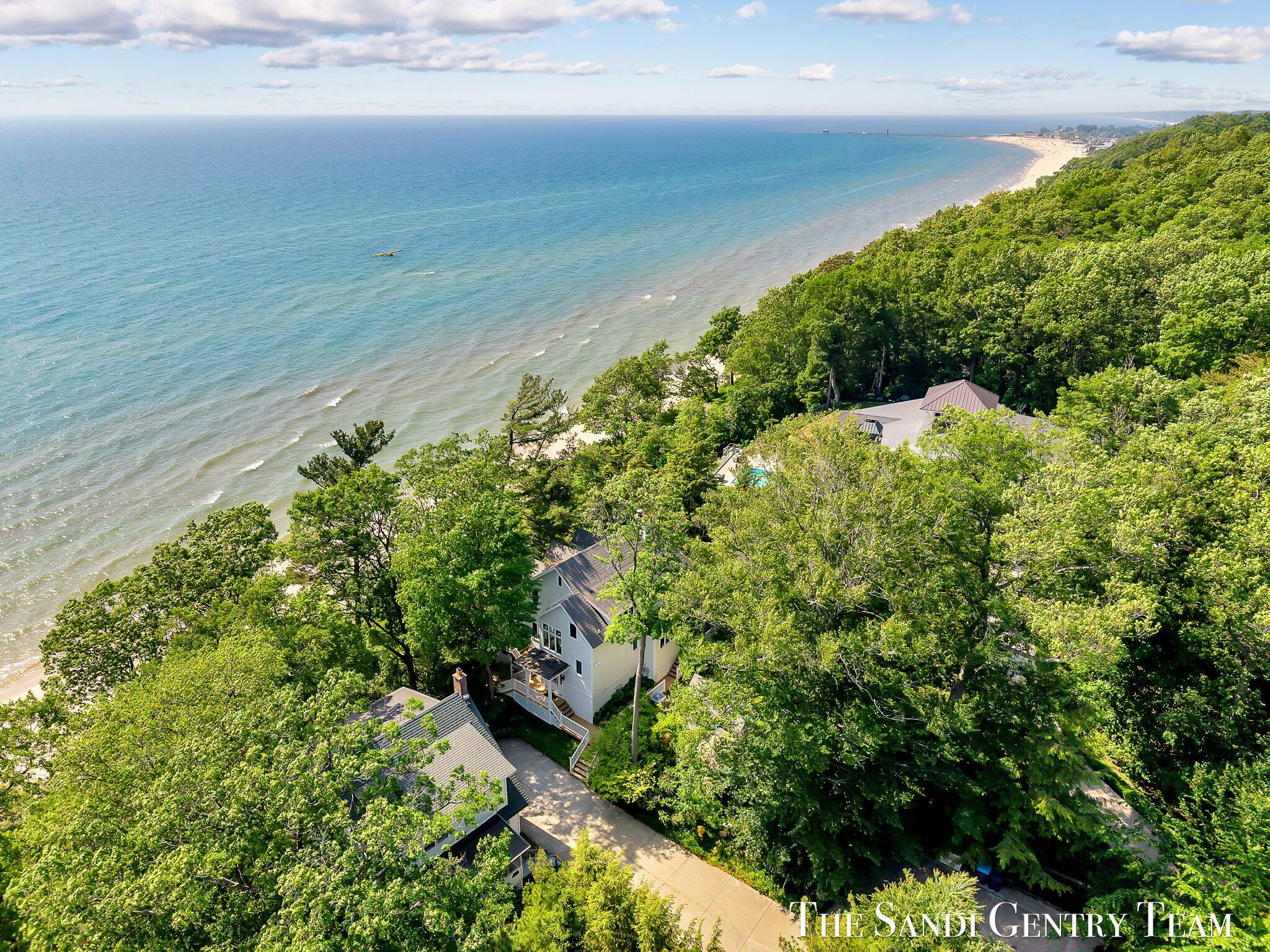 Grand Haven, Michigan, 49417, United States, ,4 BathroomsBathrooms,Residential,Active,1761642