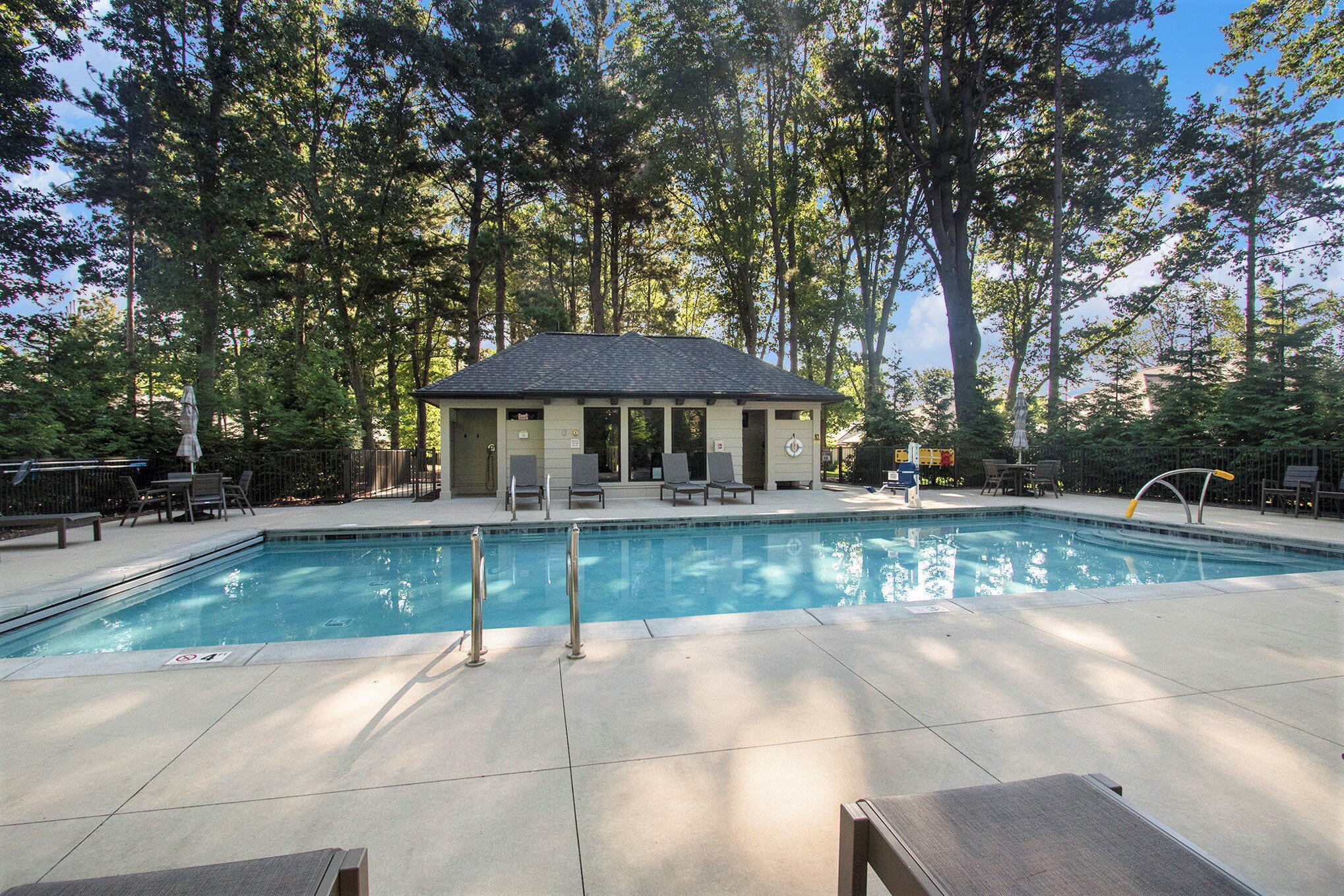 Holland, Michigan, 49424, United States, 3 Bedrooms Bedrooms, ,3 BathroomsBathrooms,Residential,Active,1970962