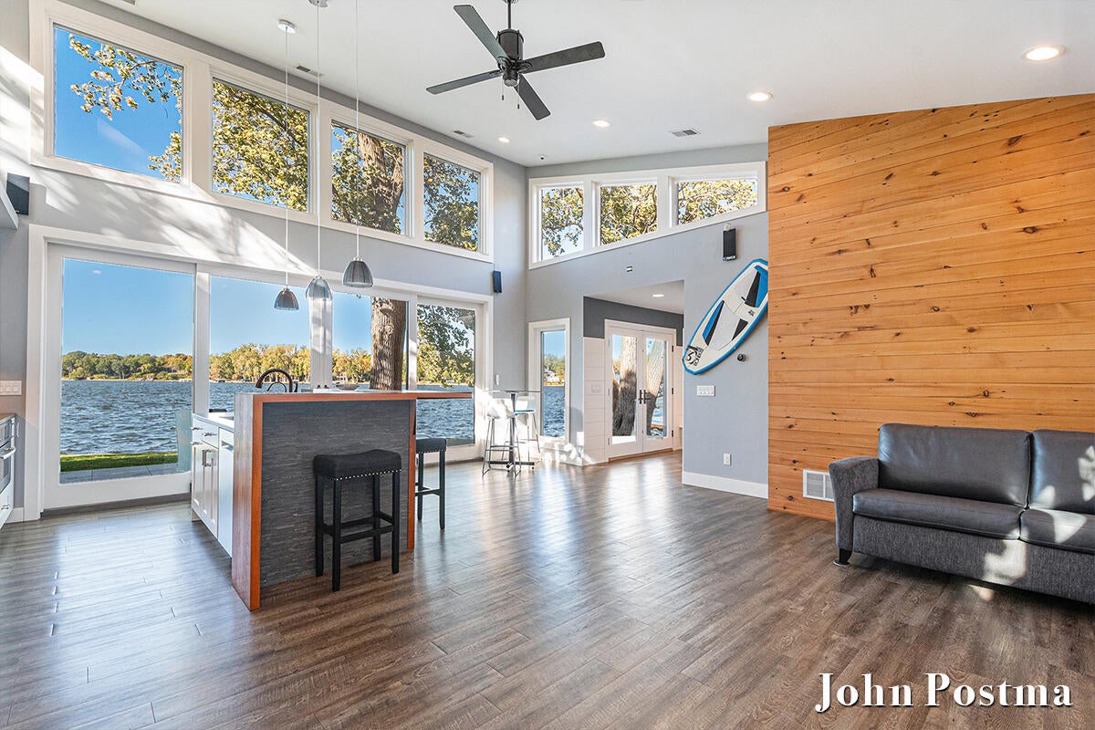 East Grand Rapids, Michigan, 49506, United States, 4 Bedrooms Bedrooms, ,6 BathroomsBathrooms,Residential,Active,2015444