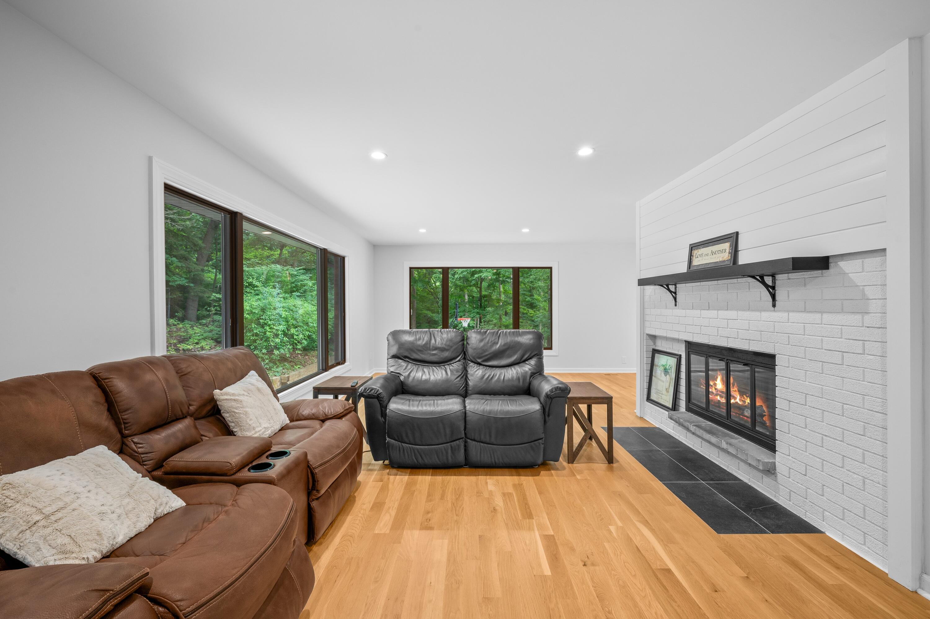 Bridgman, Michigan, 49106, United States, 5 Bedrooms Bedrooms, ,3 BathroomsBathrooms,Residential,Active,1922345