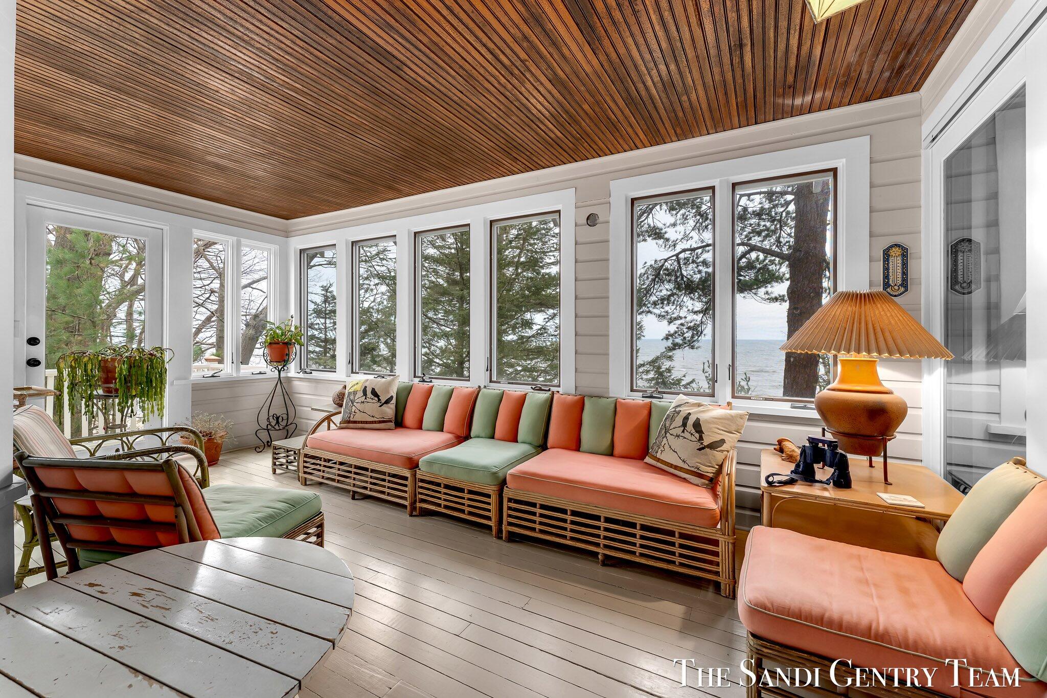 Grand Haven, Michigan, 49417, United States, ,4 BathroomsBathrooms,Residential,Active,1761642