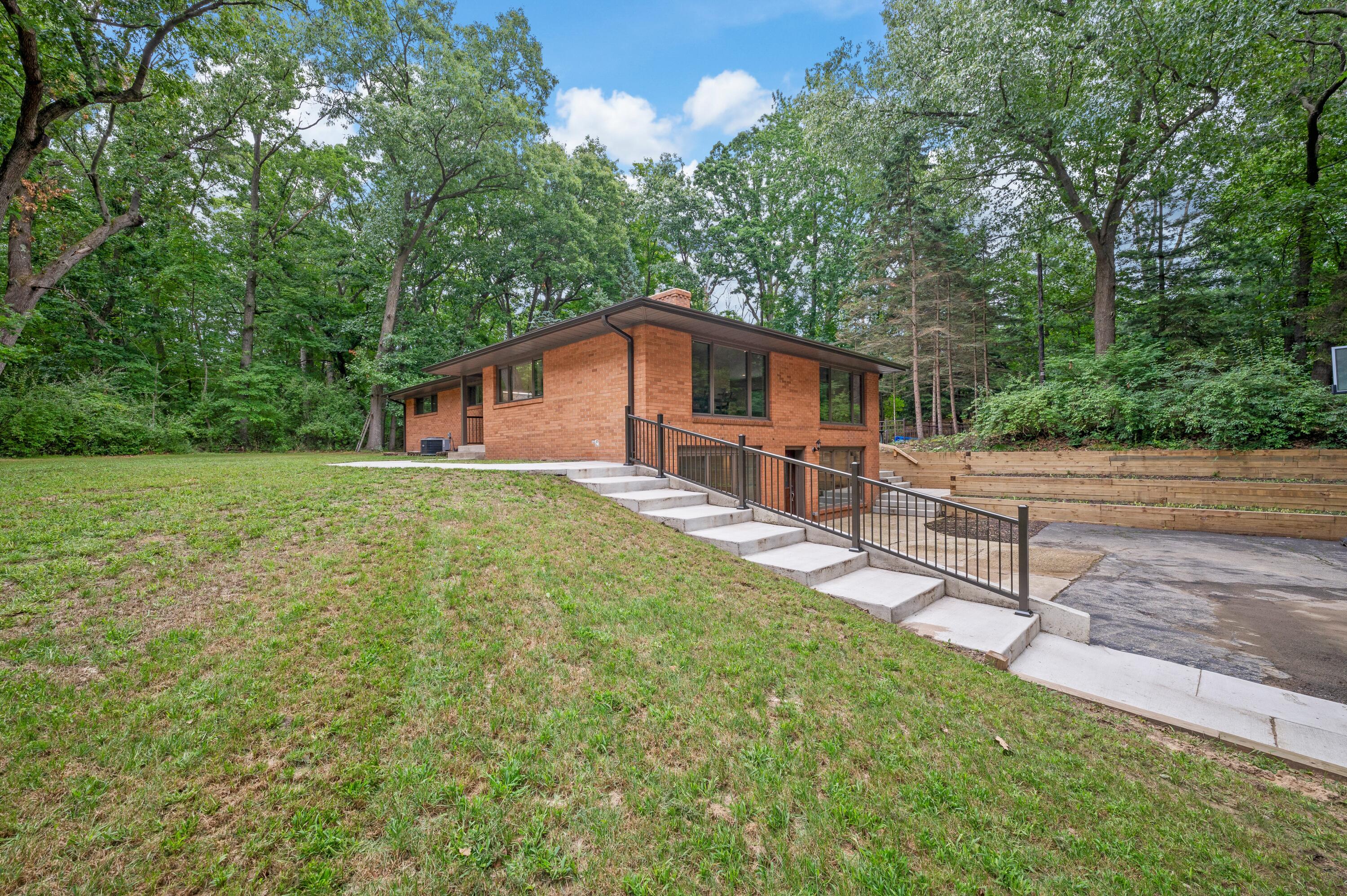 Bridgman, Michigan, 49106, United States, 5 Bedrooms Bedrooms, ,3 BathroomsBathrooms,Residential,Active,1922345