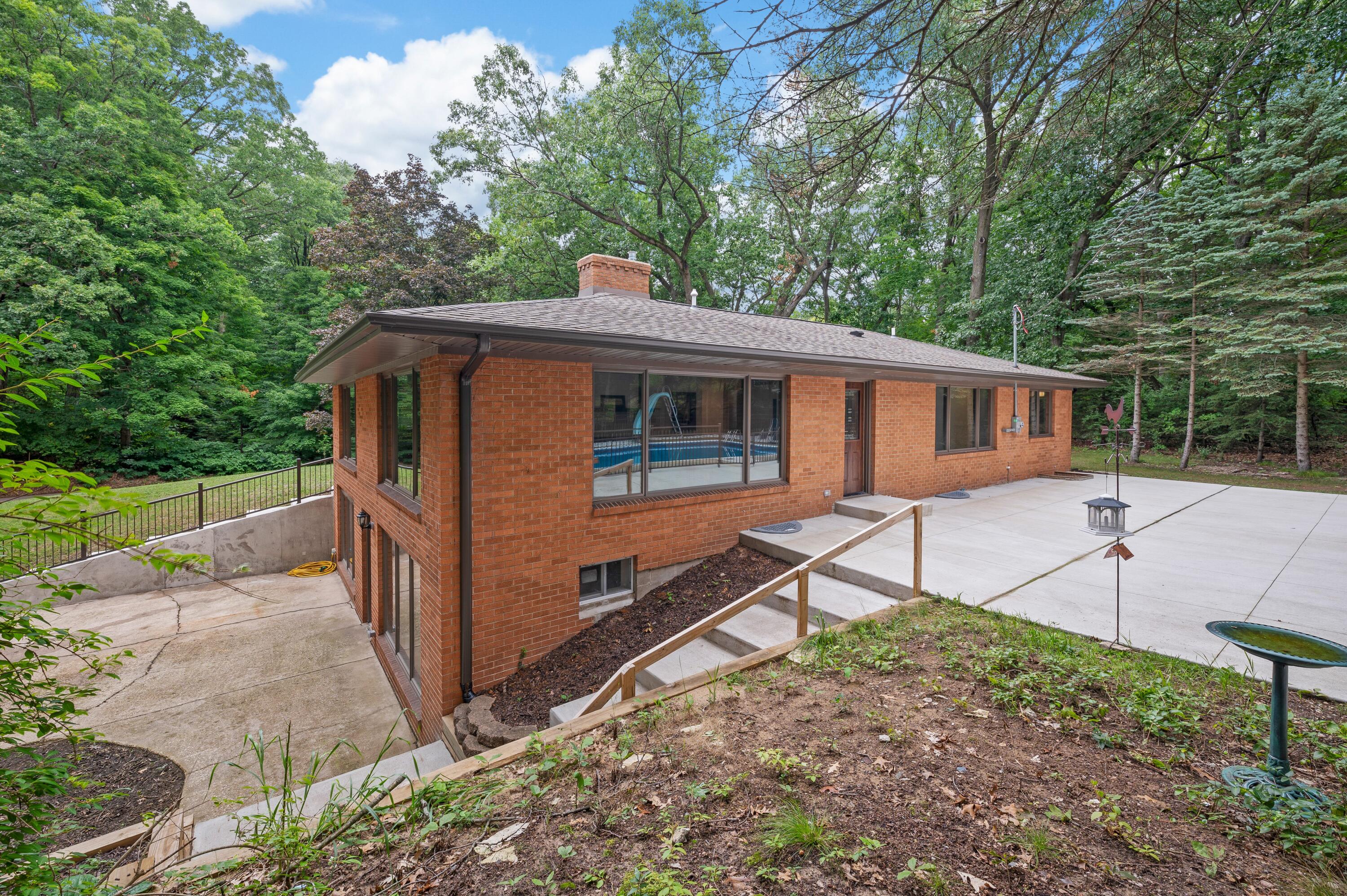 Bridgman, Michigan, 49106, United States, 5 Bedrooms Bedrooms, ,3 BathroomsBathrooms,Residential,Active,1922345