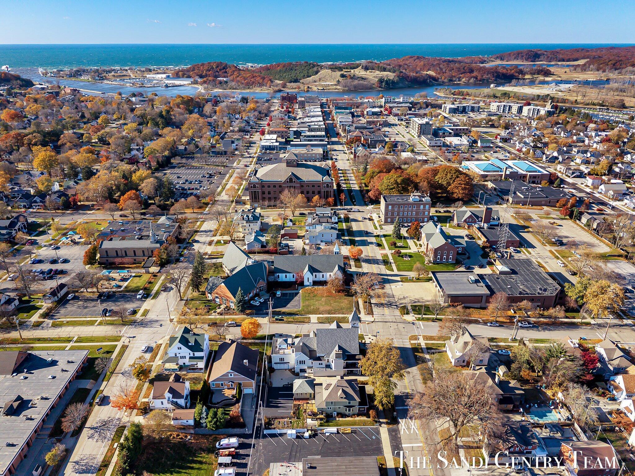 Grand Haven, Michigan, 49417, United States, 3 Bedrooms Bedrooms, ,6 BathroomsBathrooms,Residential,Active,1972168