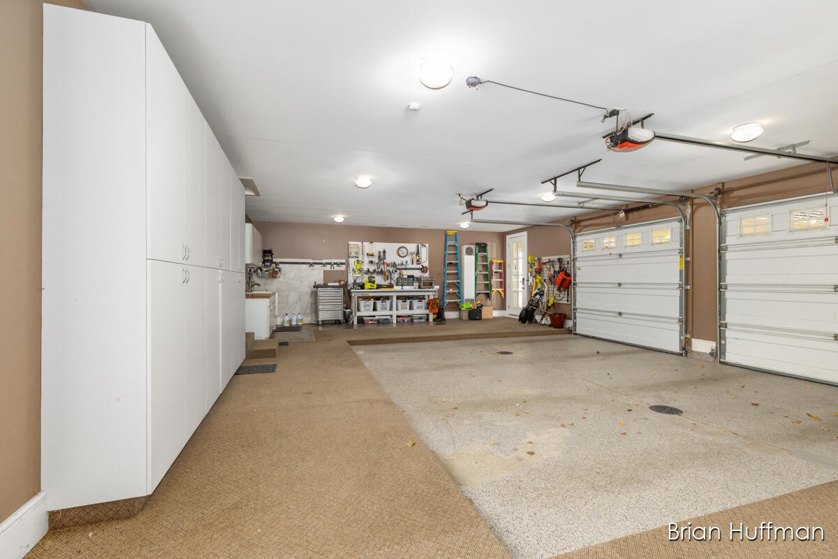 Grandville, Michigan, 49418, United States, 6 Bedrooms Bedrooms, ,9 BathroomsBathrooms,Residential,Active,1988461