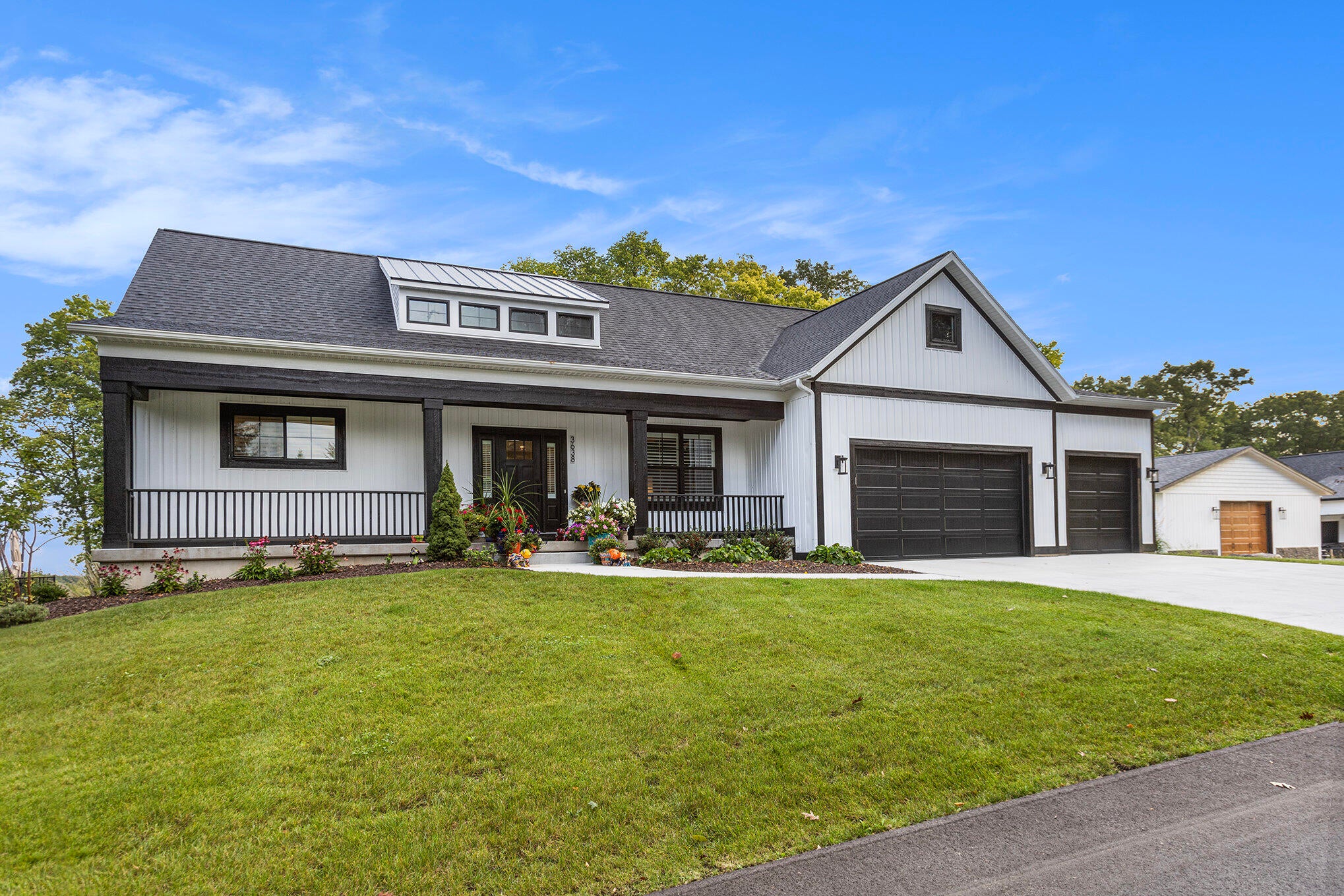 Grand Rapids, Michigan, 49525, United States, 4 Bedrooms Bedrooms, ,4 BathroomsBathrooms,Residential,Active,1987274