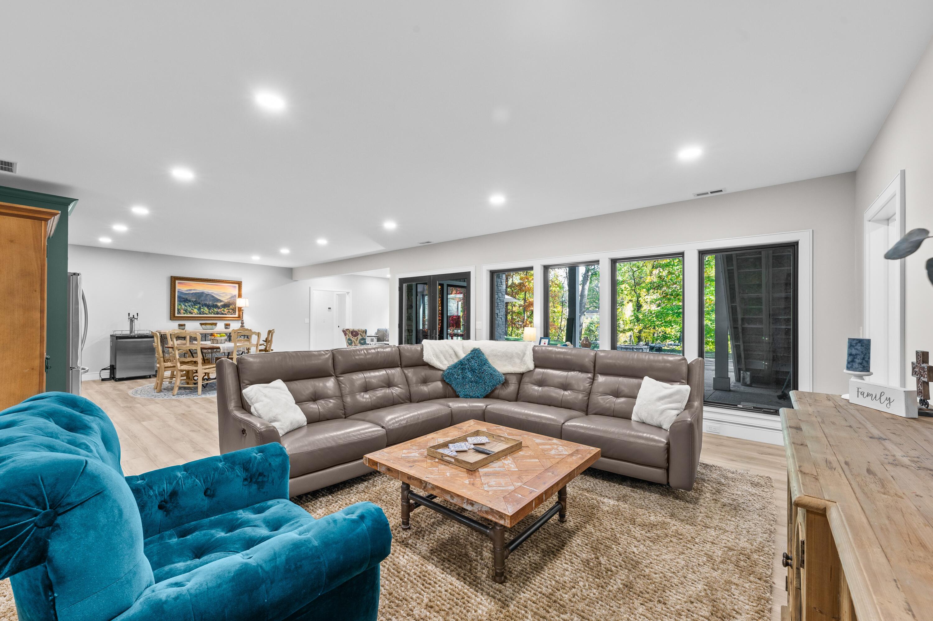 St. Joseph, Michigan, 49085, United States, 6 Bedrooms Bedrooms, ,6 BathroomsBathrooms,Residential,Active,1985598