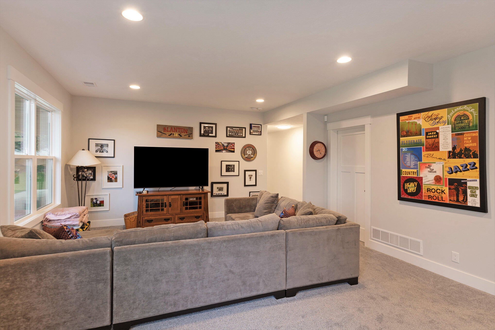 Grand Rapids, Michigan, 49525, United States, 4 Bedrooms Bedrooms, ,4 BathroomsBathrooms,Residential,Active,1987274