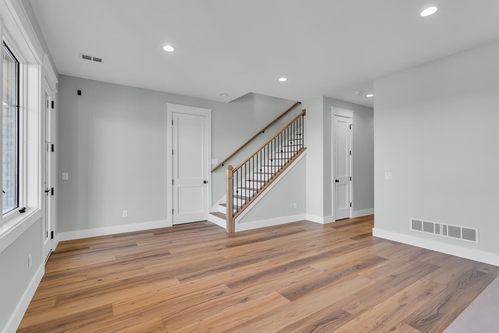 Manitou Beach, Michigan, 49253, United States, 5 Bedrooms Bedrooms, ,4 BathroomsBathrooms,Residential,Active,1989794