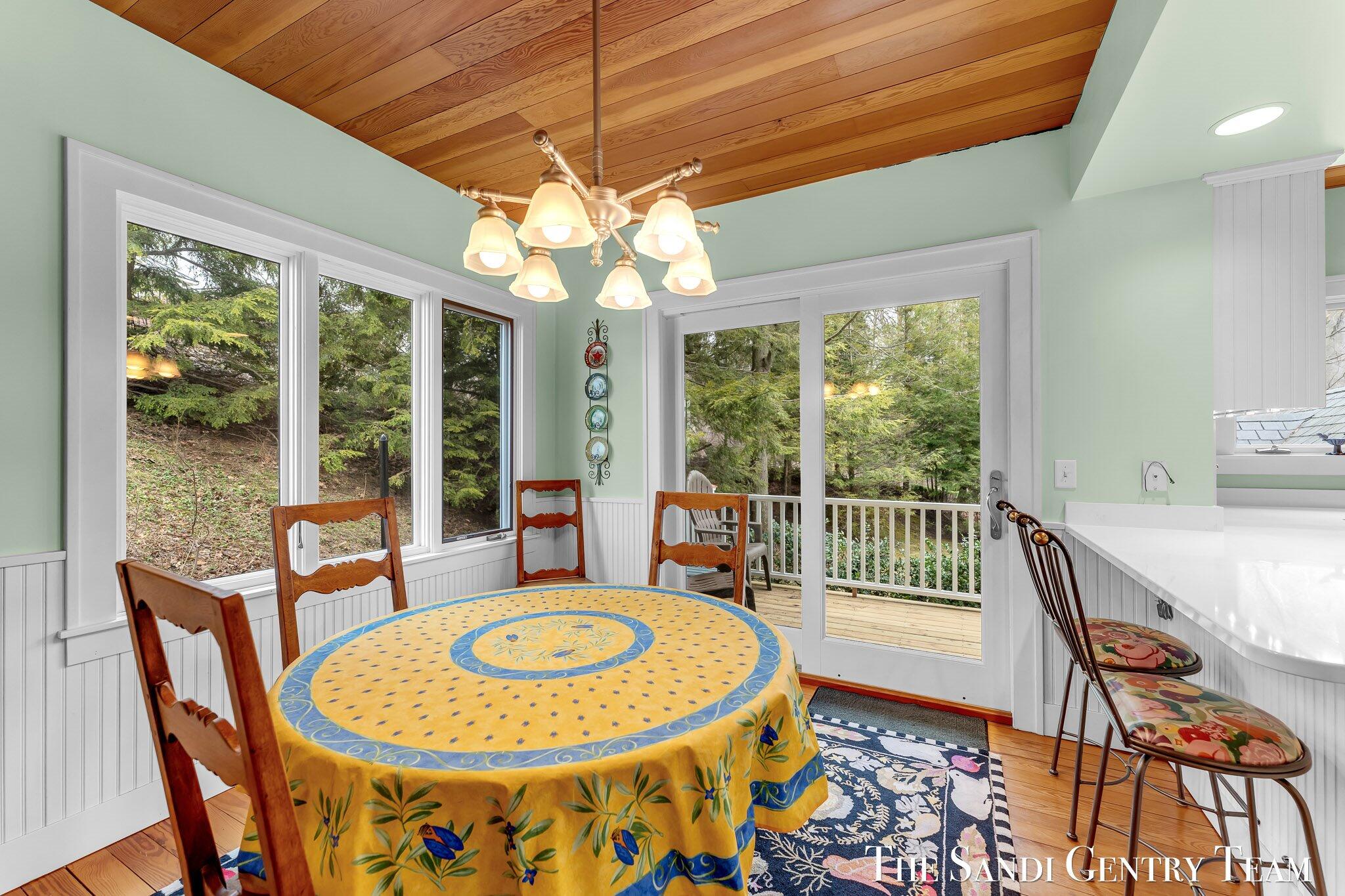 Grand Haven, Michigan, 49417, United States, ,4 BathroomsBathrooms,Residential,Active,1761642