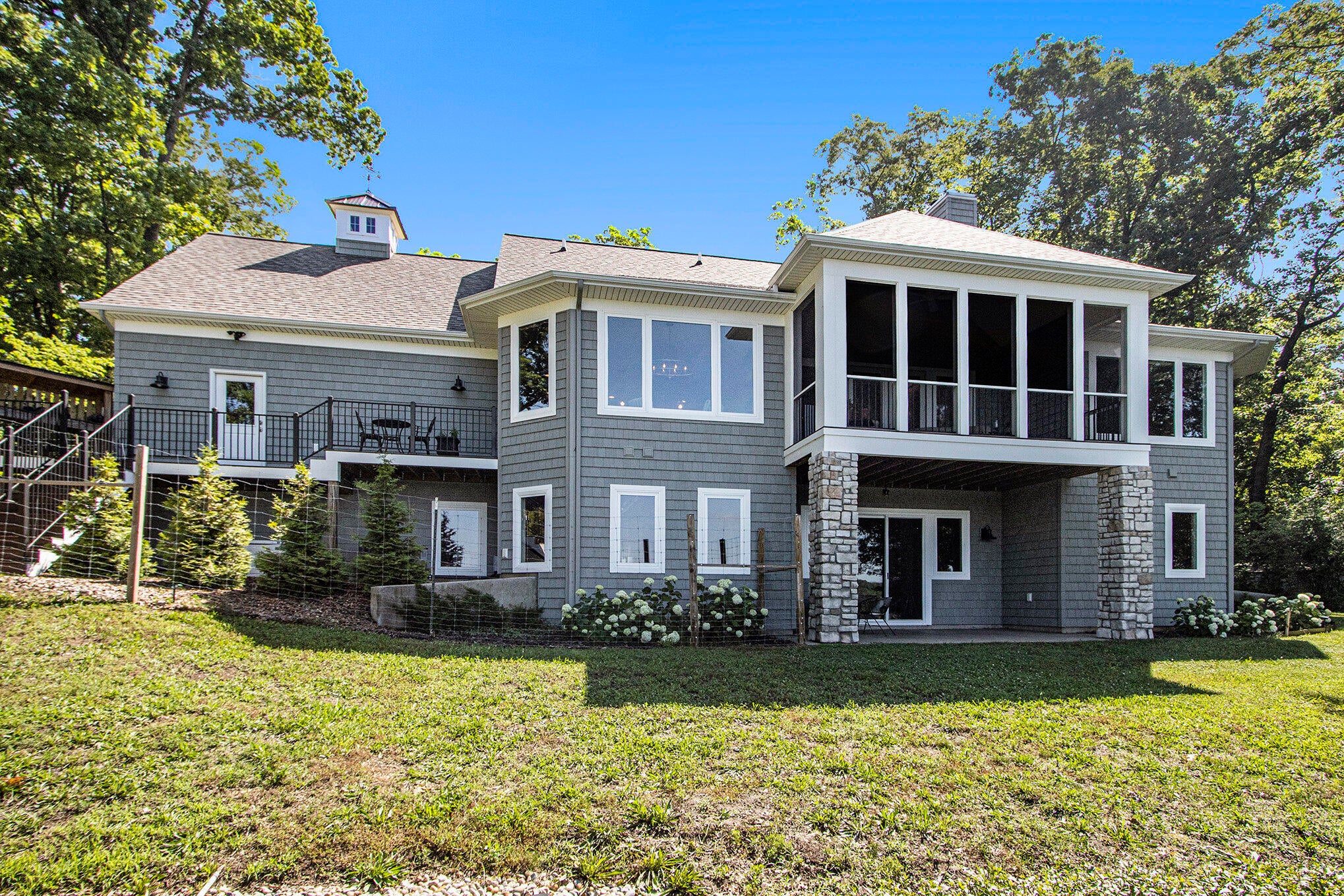 Three Rivers, Michigan, 49093, United States, 2 Bedrooms Bedrooms, ,3 BathroomsBathrooms,Residential,Active,1877808