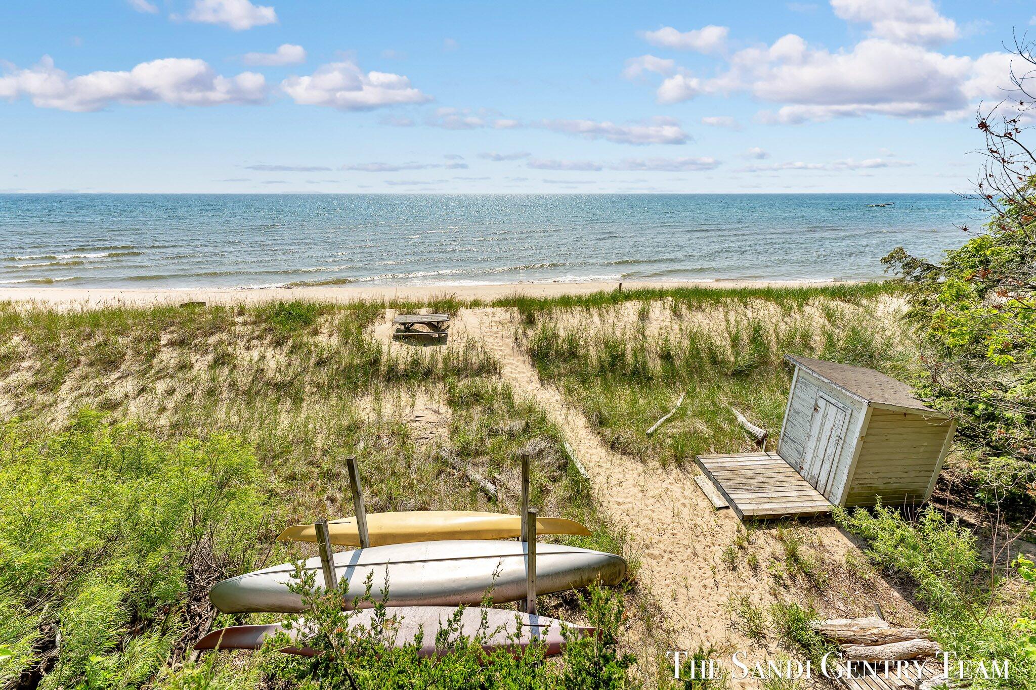 Grand Haven, Michigan, 49417, United States, ,4 BathroomsBathrooms,Residential,Active,1761642