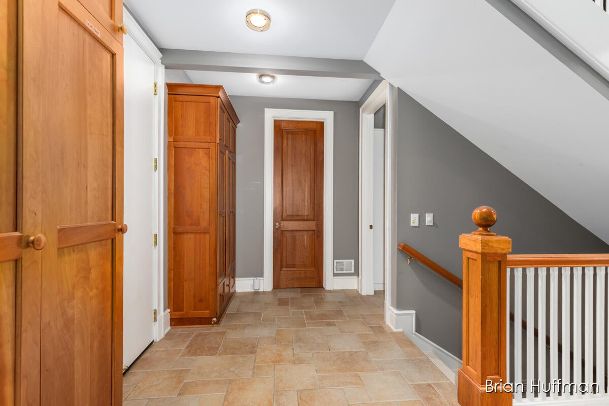 Grandville, Michigan, 49418, United States, 6 Bedrooms Bedrooms, ,9 BathroomsBathrooms,Residential,Active,1988461