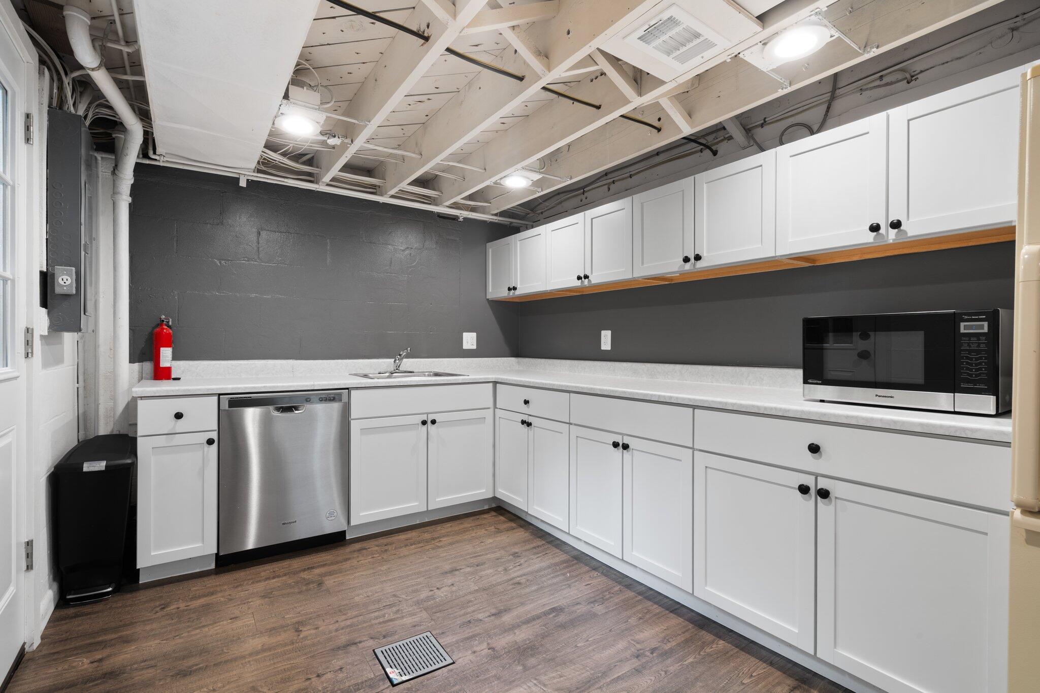 Ann Arbor, Michigan, 48104, United States, 4 Bedrooms Bedrooms, ,4 BathroomsBathrooms,Residential,Active,1831800