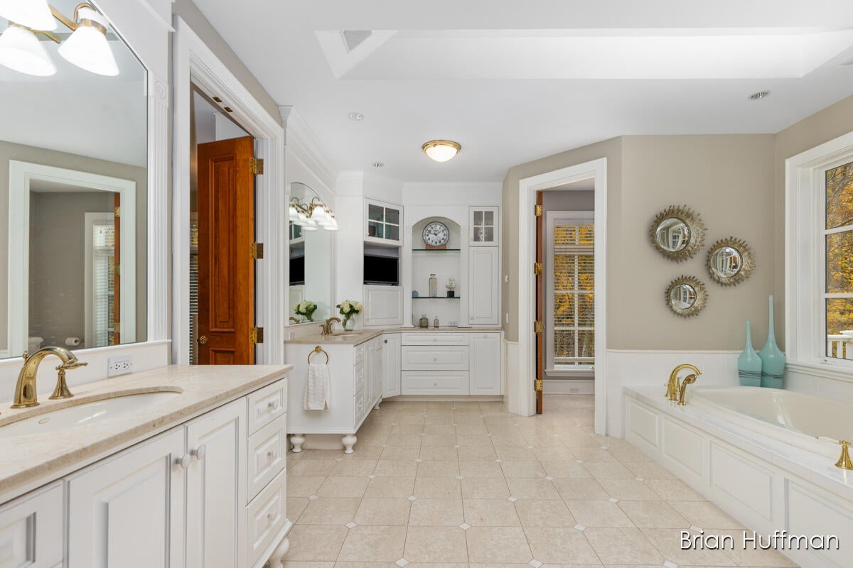 Grandville, Michigan, 49418, United States, 6 Bedrooms Bedrooms, ,9 BathroomsBathrooms,Residential,Active,1988461