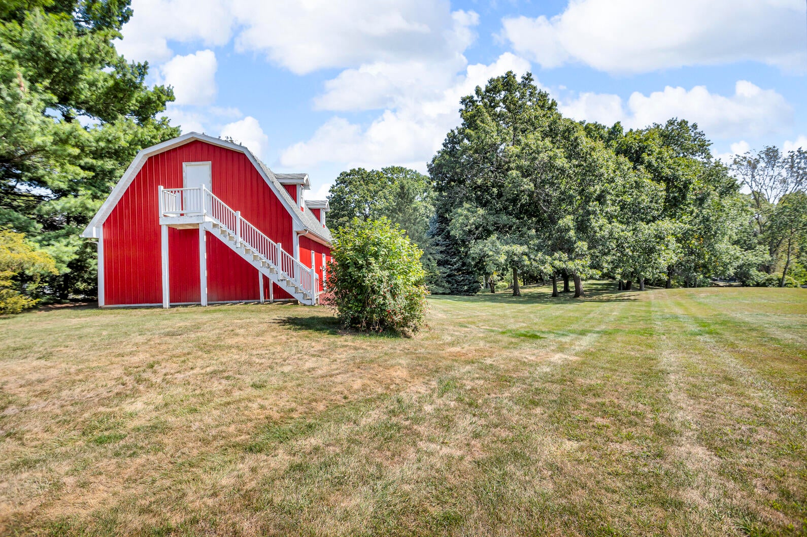 Horton, Michigan, 49246, United States, 5 Bedrooms Bedrooms, ,3 BathroomsBathrooms,Residential,Active,1944098