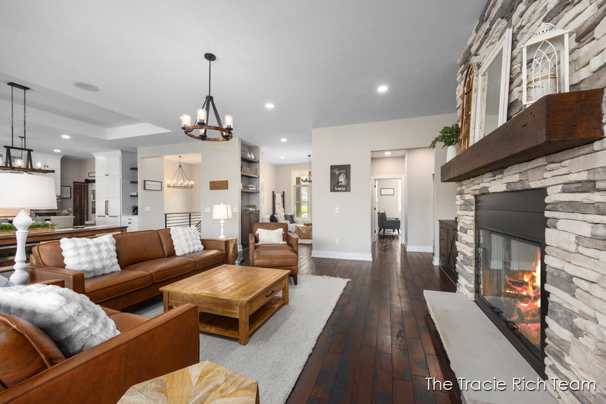 Rockford, Michigan, 49341, United States, 5 Bedrooms Bedrooms, ,5 BathroomsBathrooms,Residential,Active,1929409
