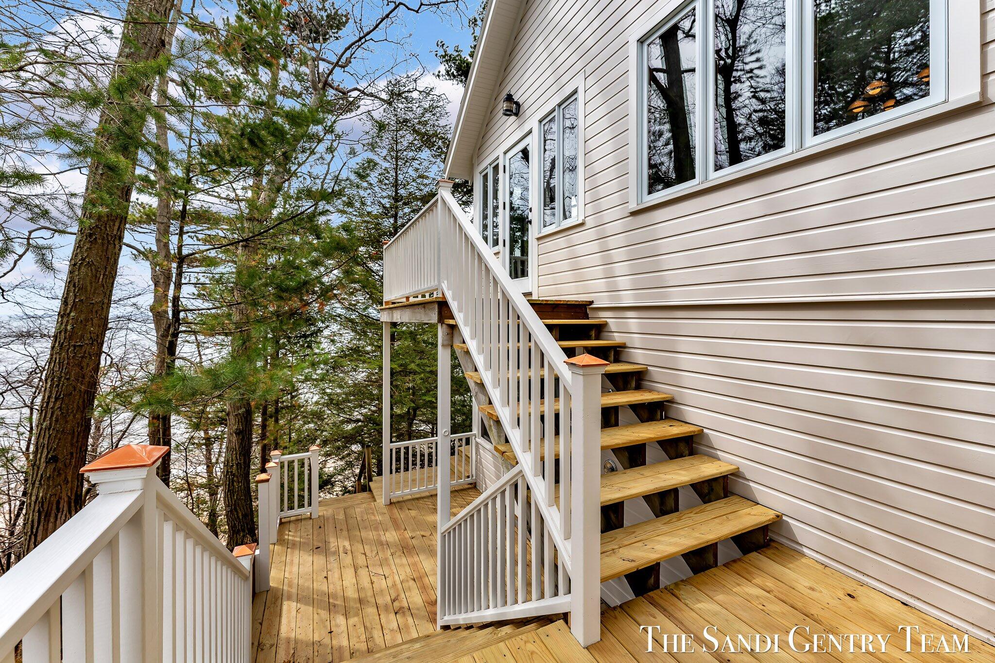 Grand Haven, Michigan, 49417, United States, ,4 BathroomsBathrooms,Residential,Active,1761642