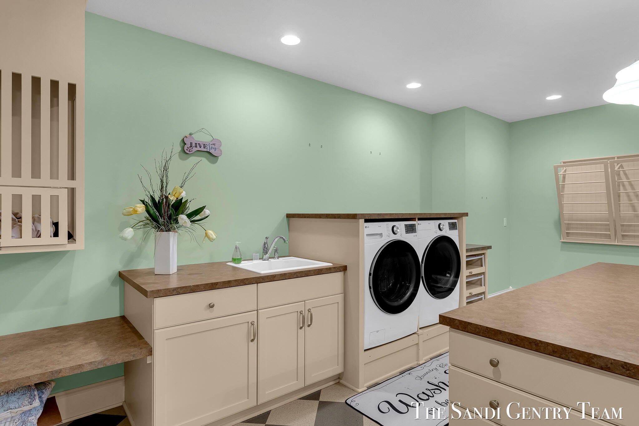 Spring Lake, Michigan, 49456, United States, 5 Bedrooms Bedrooms, ,6 BathroomsBathrooms,Residential,Active,1960133