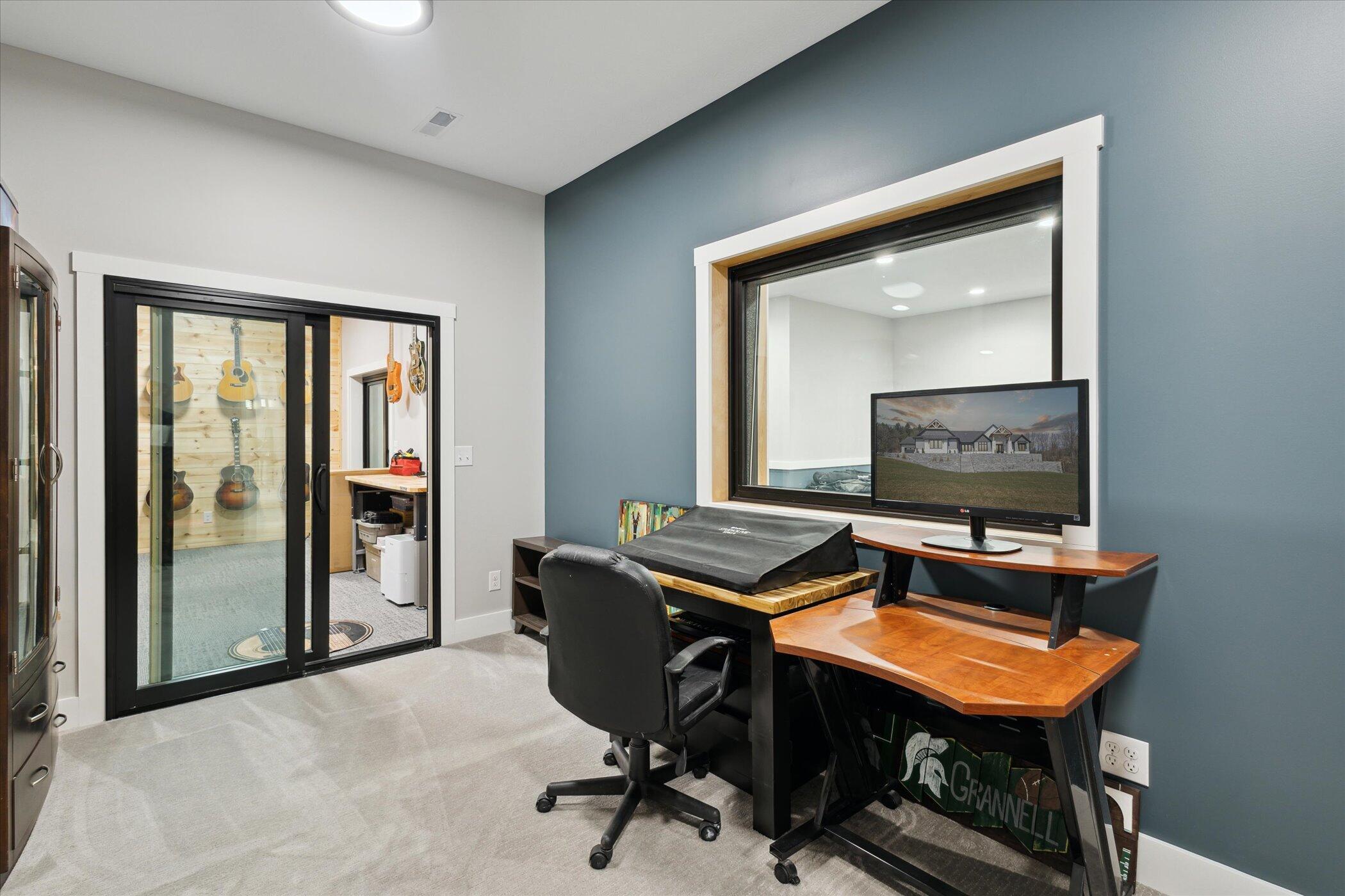 Niles, Michigan, 49120, United States, 5 Bedrooms Bedrooms, ,5 BathroomsBathrooms,Residential,Active,1769298