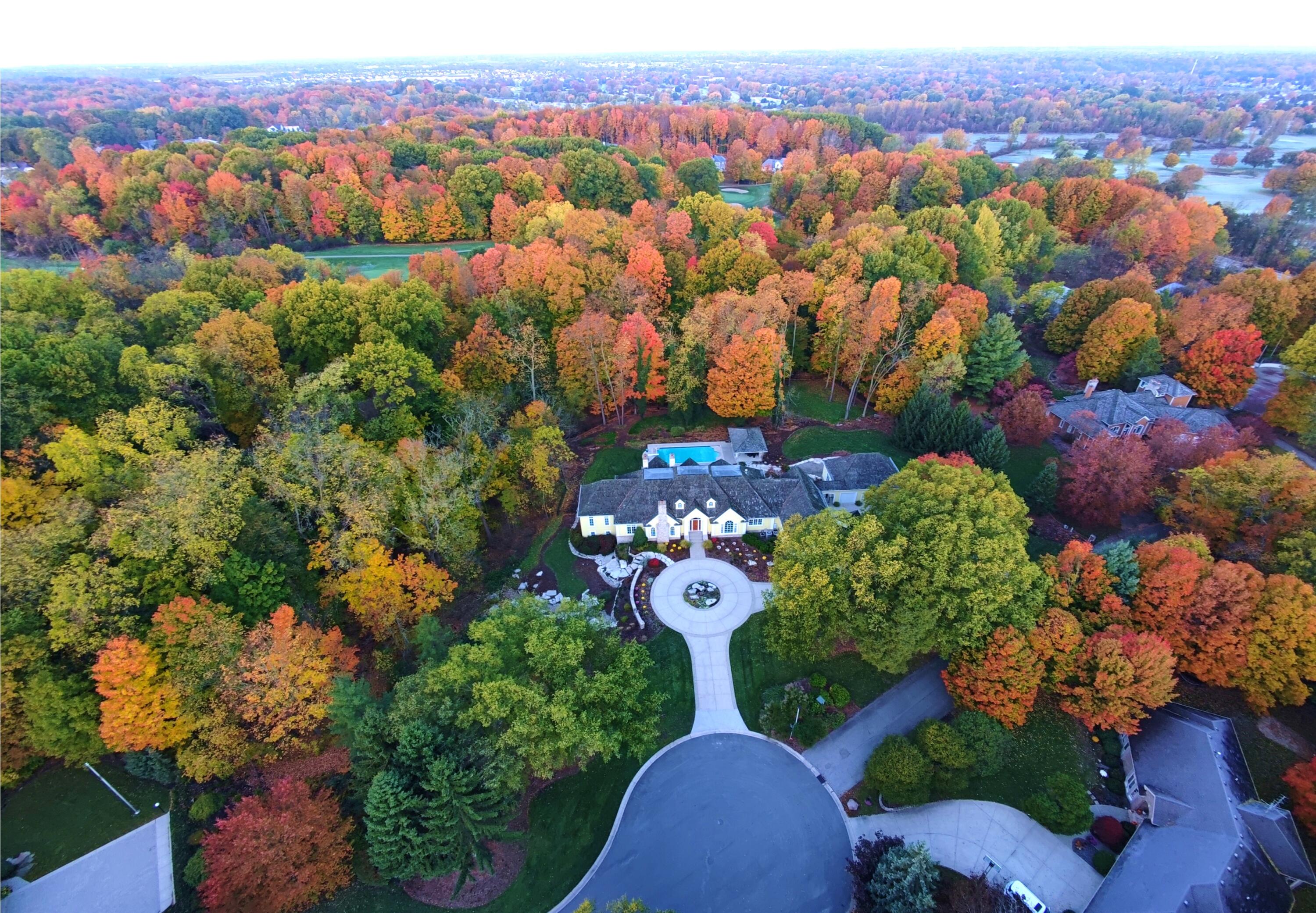 Grandville, Michigan, 49418, United States, 6 Bedrooms Bedrooms, ,9 BathroomsBathrooms,Residential,Active,1988461