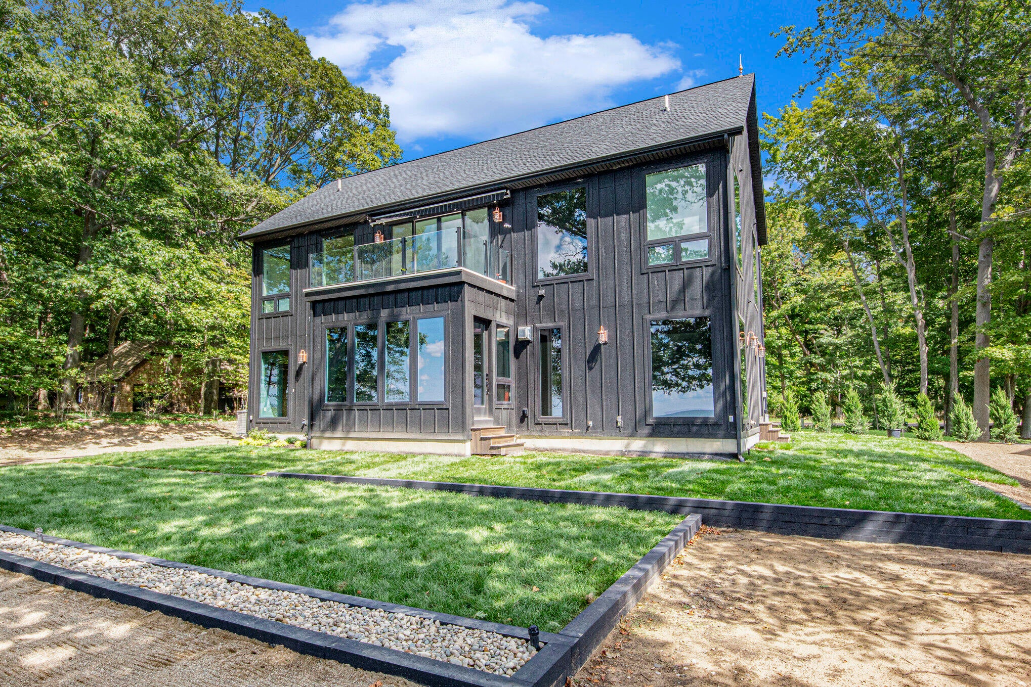 Fennville, Michigan, 49408, United States, 3 Bedrooms Bedrooms, ,4 BathroomsBathrooms,Residential,Active,1849553