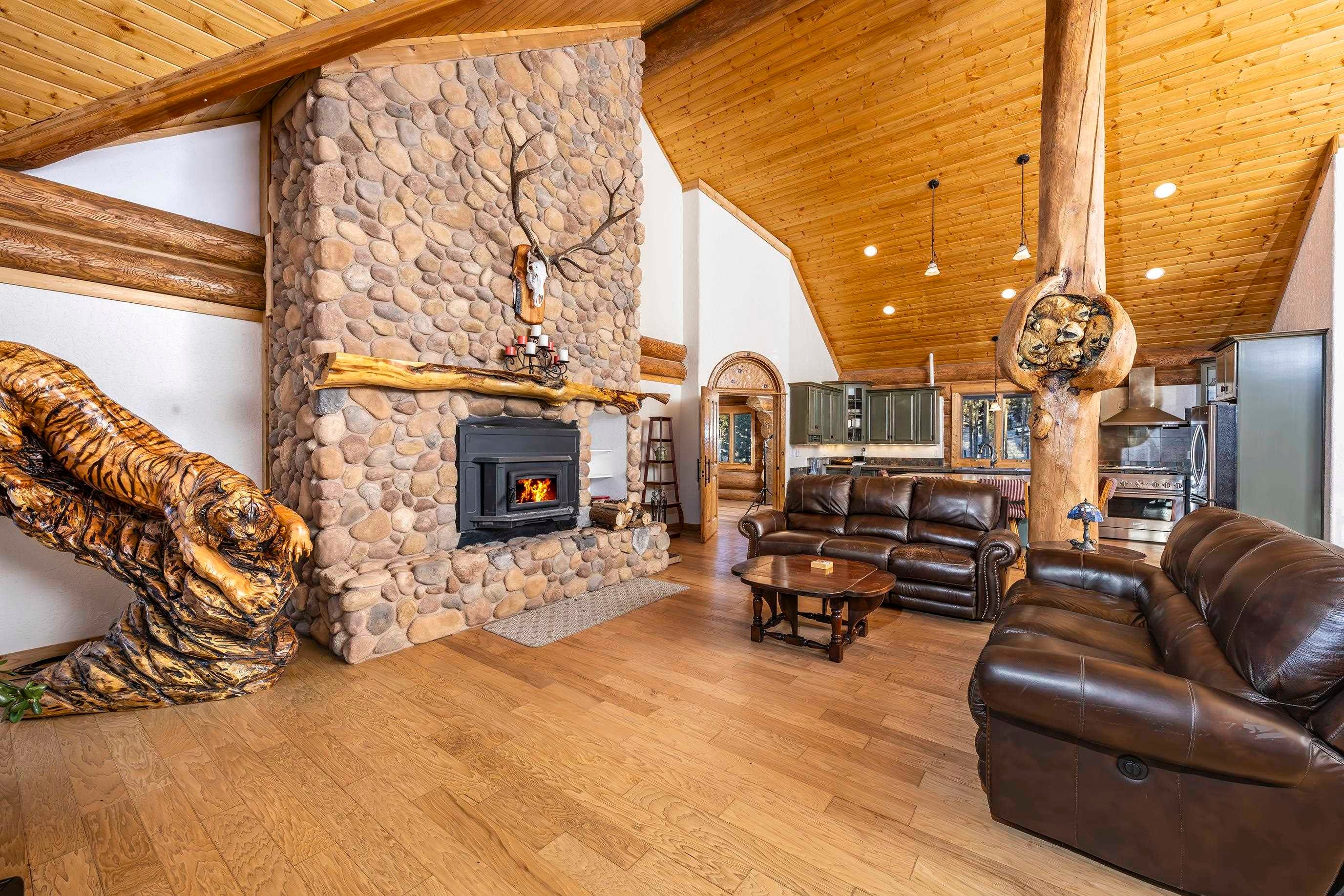 Angel Fire, New Mexico, 87710, United States, 4 Bedrooms Bedrooms, ,5 BathroomsBathrooms,Residential,Active,1769380