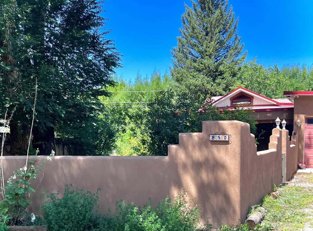 850 UPPER RANCHITOS RD, TAOS, NM 87571, photo 1 of 37