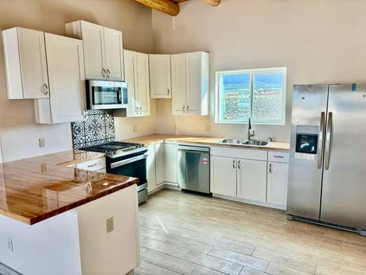 25 SEBASTIAN RD, RANCHOS DE TAOS, NM 87557, photo 4 of 17