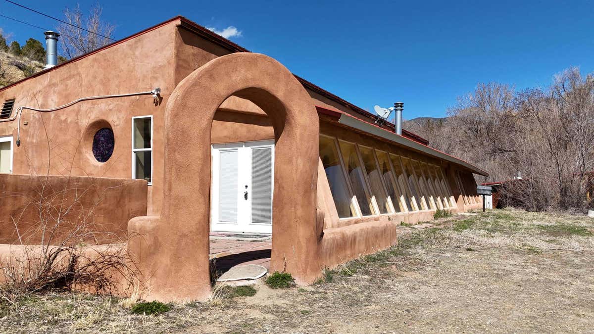 134 UPPER EMBARGO RD, QUESTA, NM 87556, photo 1 of 20