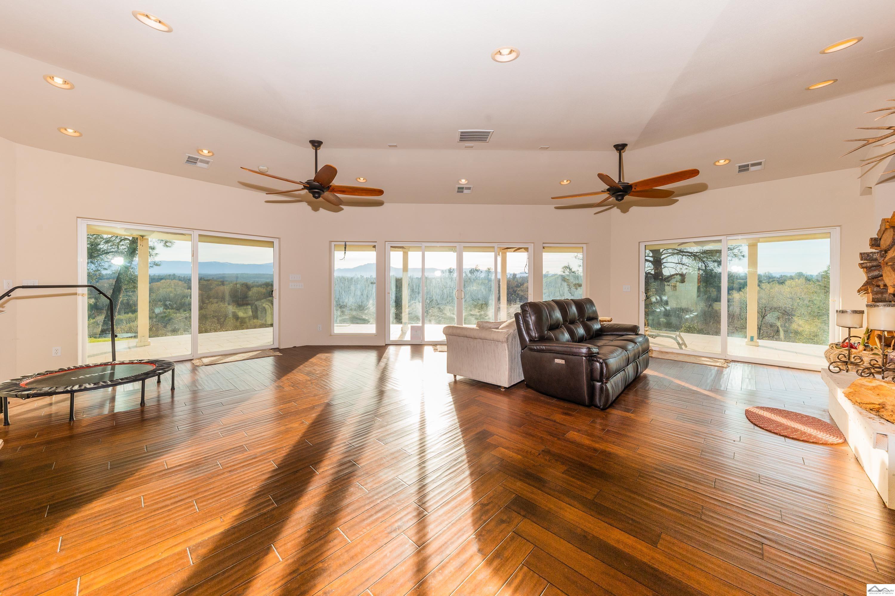 Red Bluff, California, 96080, United States, ,5 BathroomsBathrooms,Residential,Active,1770096