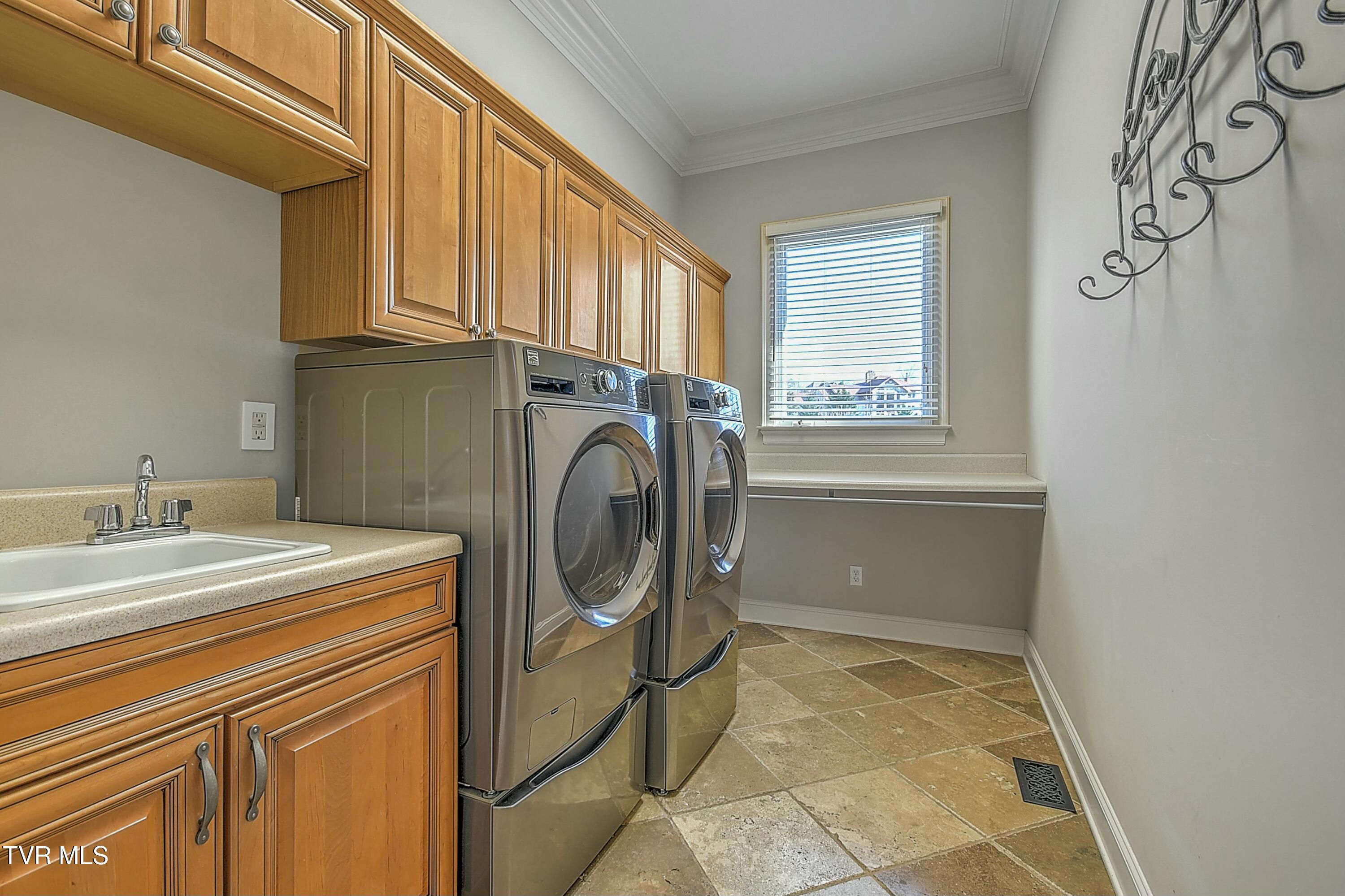 Johnson City, Tennessee, 37615, United States, ,6 BathroomsBathrooms,Residential,Active,1773218
