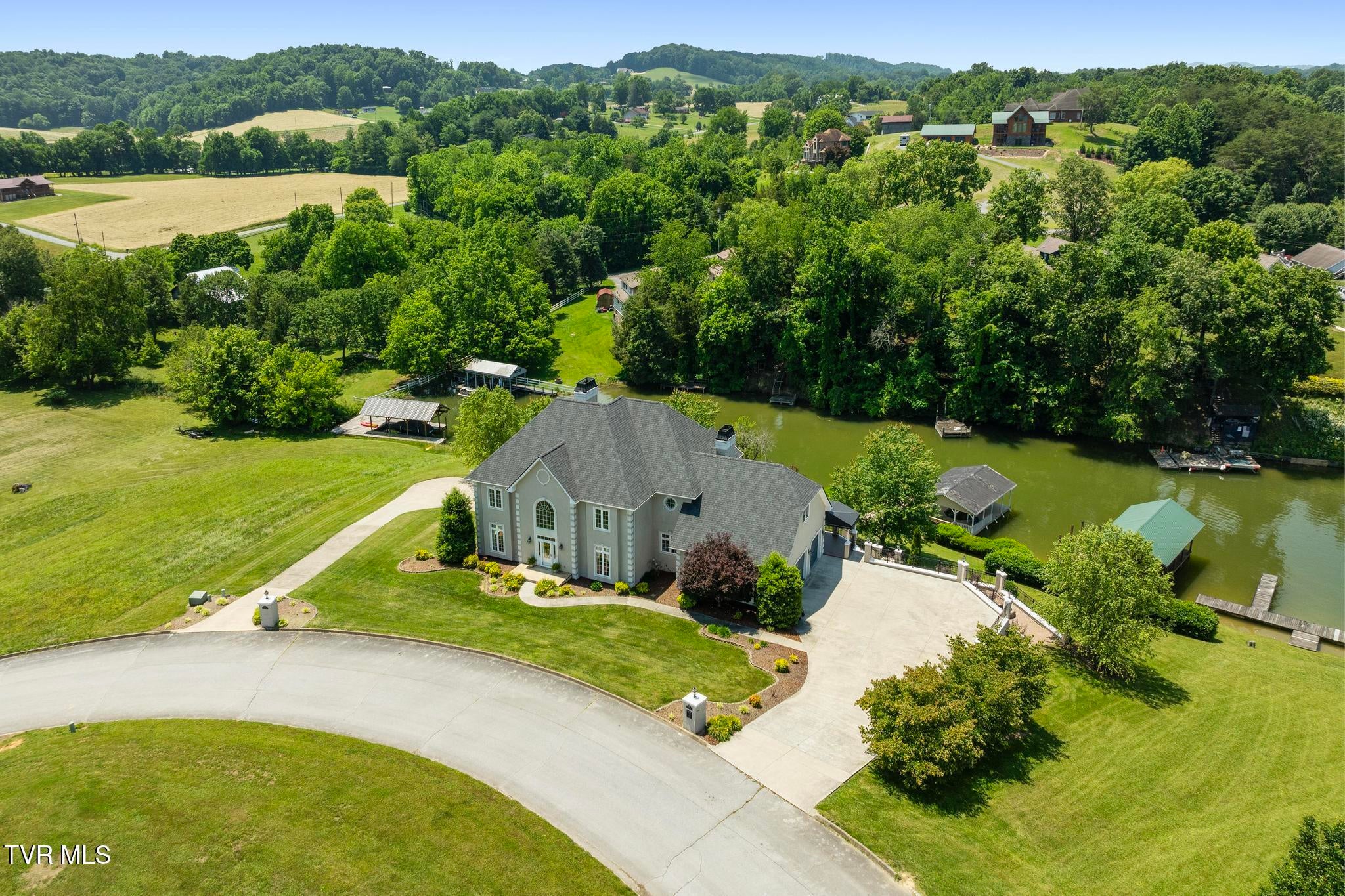 Piney Flats, Tennessee, 37686, United States, 5 Bedrooms Bedrooms, ,5 BathroomsBathrooms,Residential,Active,1849555