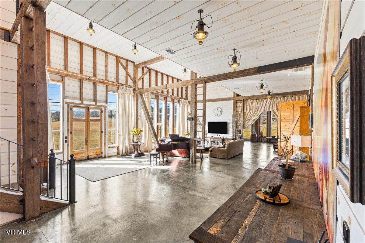 Johnson City, Tennessee, 37604, United States, 5 Bedrooms Bedrooms, ,6 BathroomsBathrooms,Residential,Active,2013176