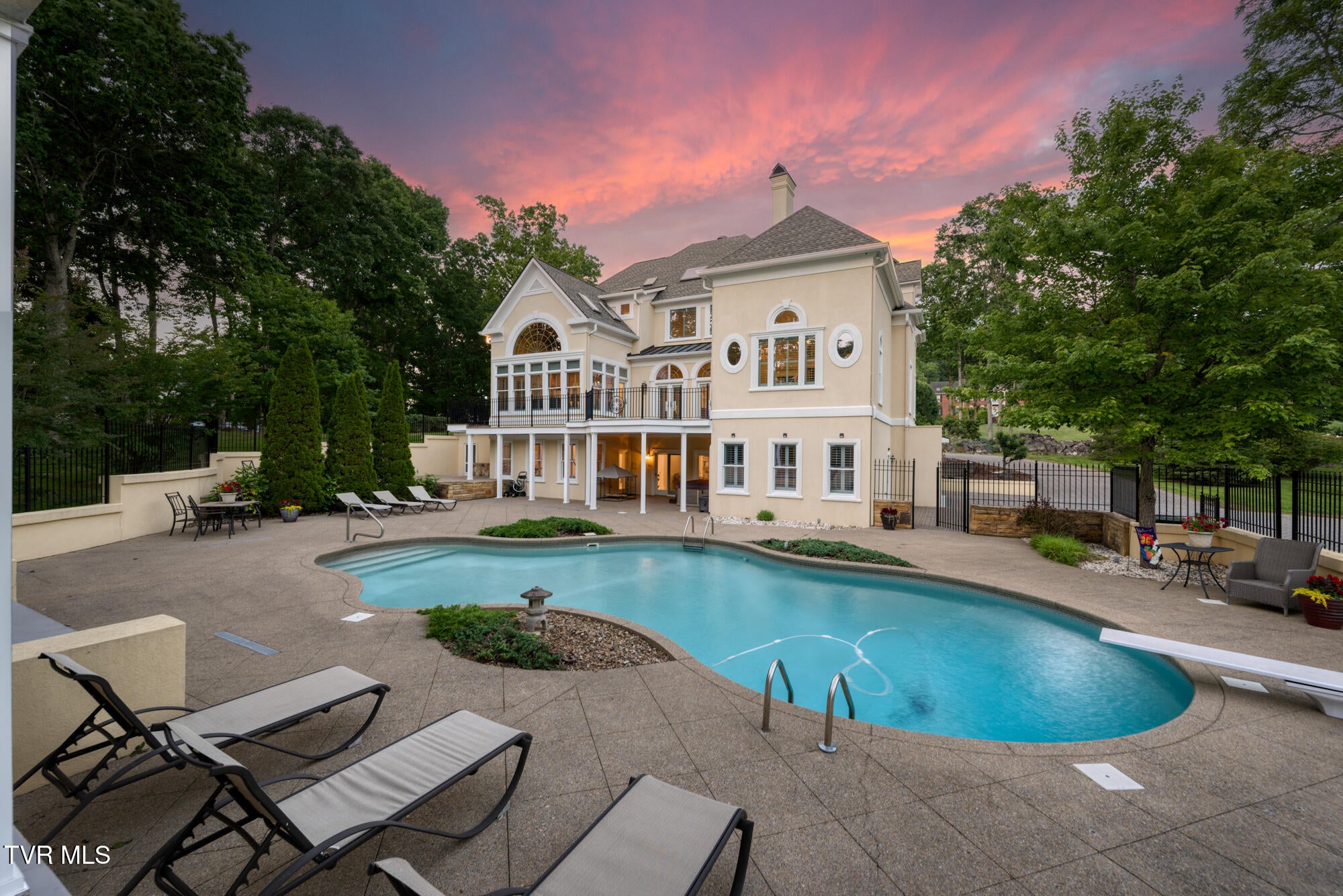 Blountville, Tennessee, 37617, United States, 8 Bedrooms Bedrooms, ,8 BathroomsBathrooms,Residential,Active,2007073