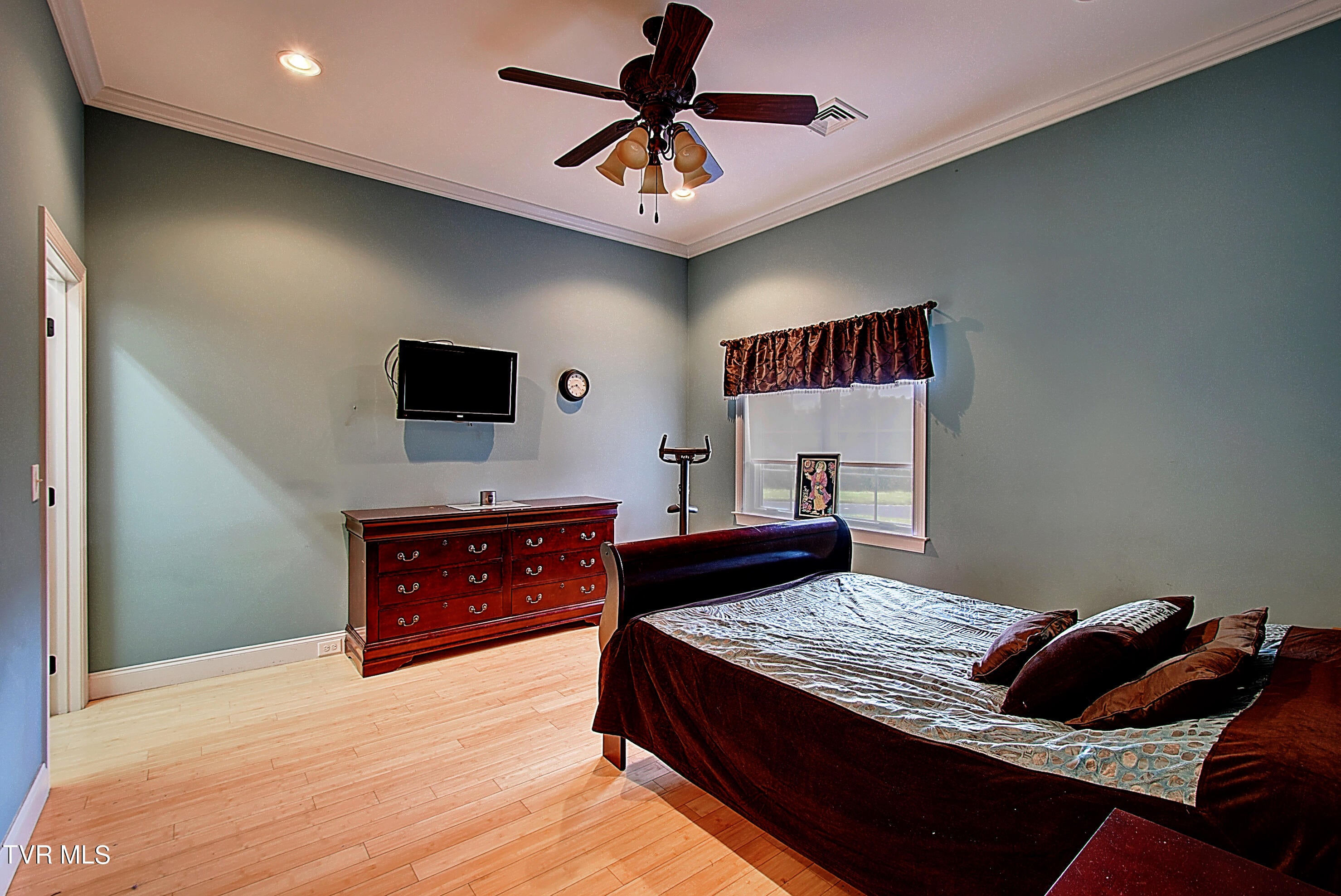 Greeneville, Tennessee, 37745, United States, 6 Bedrooms Bedrooms, ,8 BathroomsBathrooms,Residential,Active,1769938