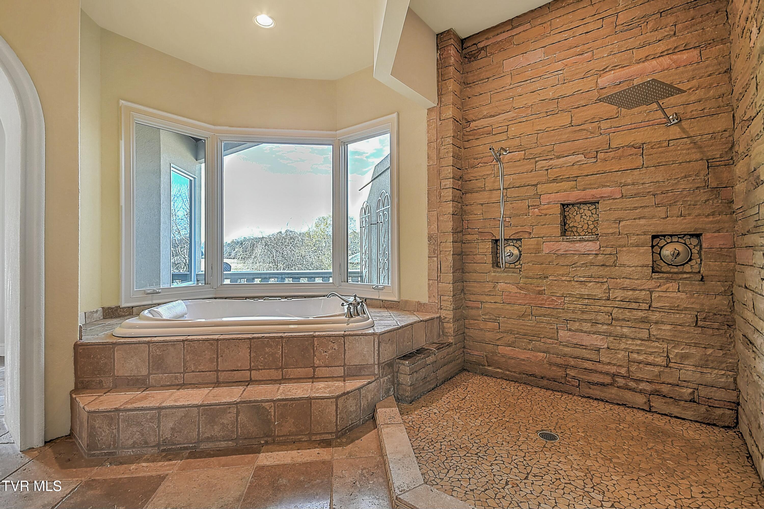 Johnson City, Tennessee, 37615, United States, ,6 BathroomsBathrooms,Residential,Active,1773218