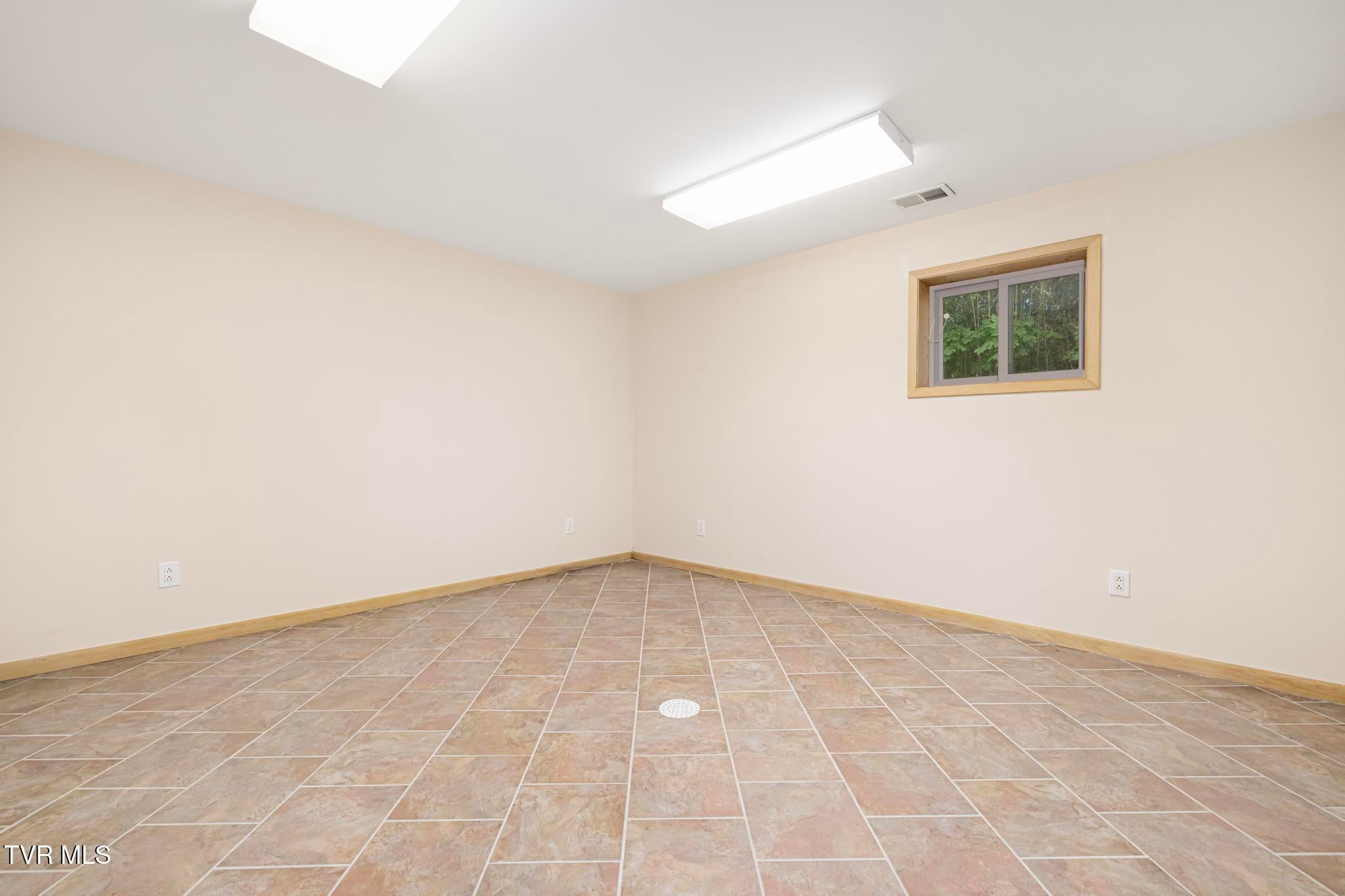 Gray, Tennessee, 37615, United States, 4 Bedrooms Bedrooms, ,5 BathroomsBathrooms,Residential,Active,1904698