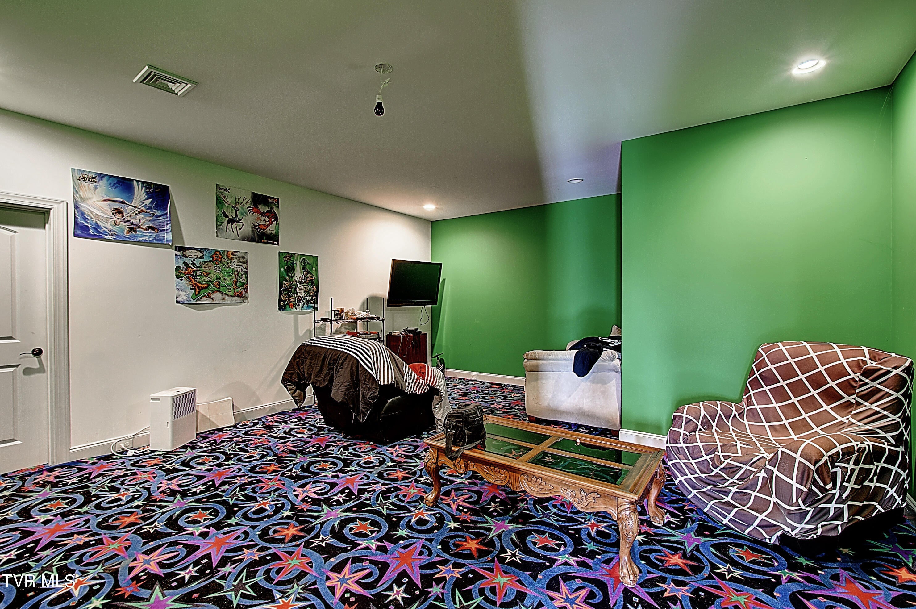 Greeneville, Tennessee, 37745, United States, 6 Bedrooms Bedrooms, ,8 BathroomsBathrooms,Residential,Active,1769938