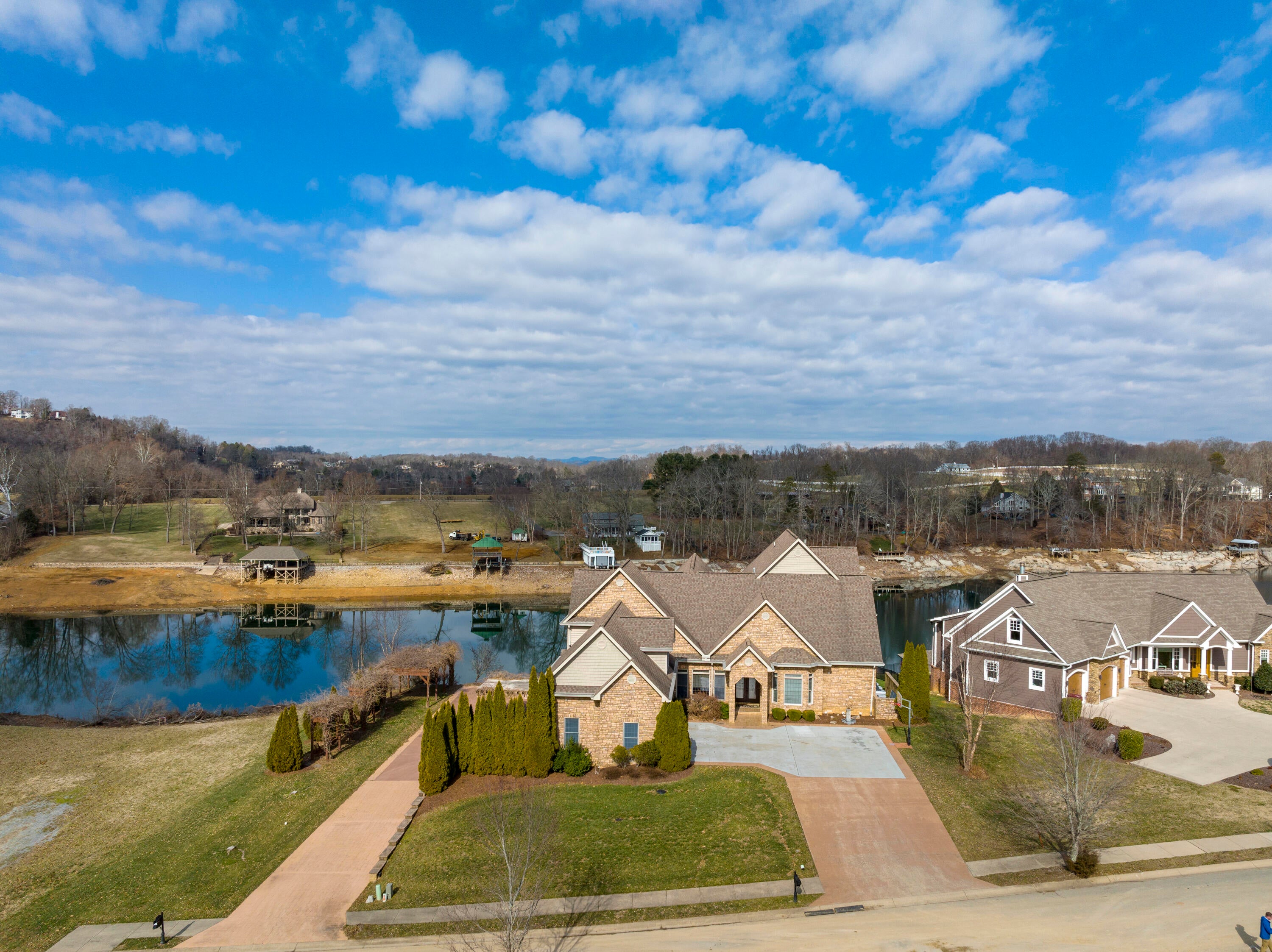 Johnson City, Tennessee, 37601, United States, ,11 BathroomsBathrooms,Residential,Active,1769538